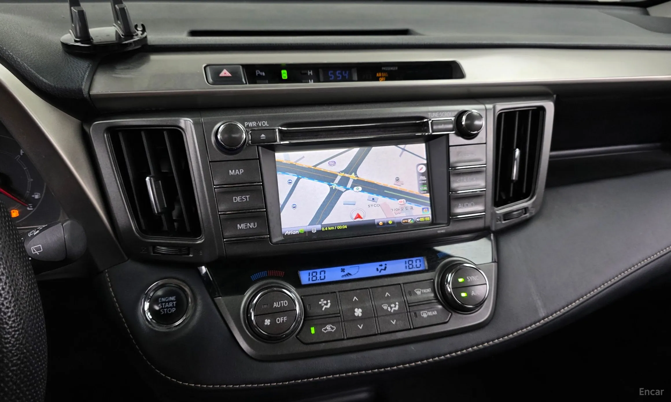 Toyota RAV4 превью 14