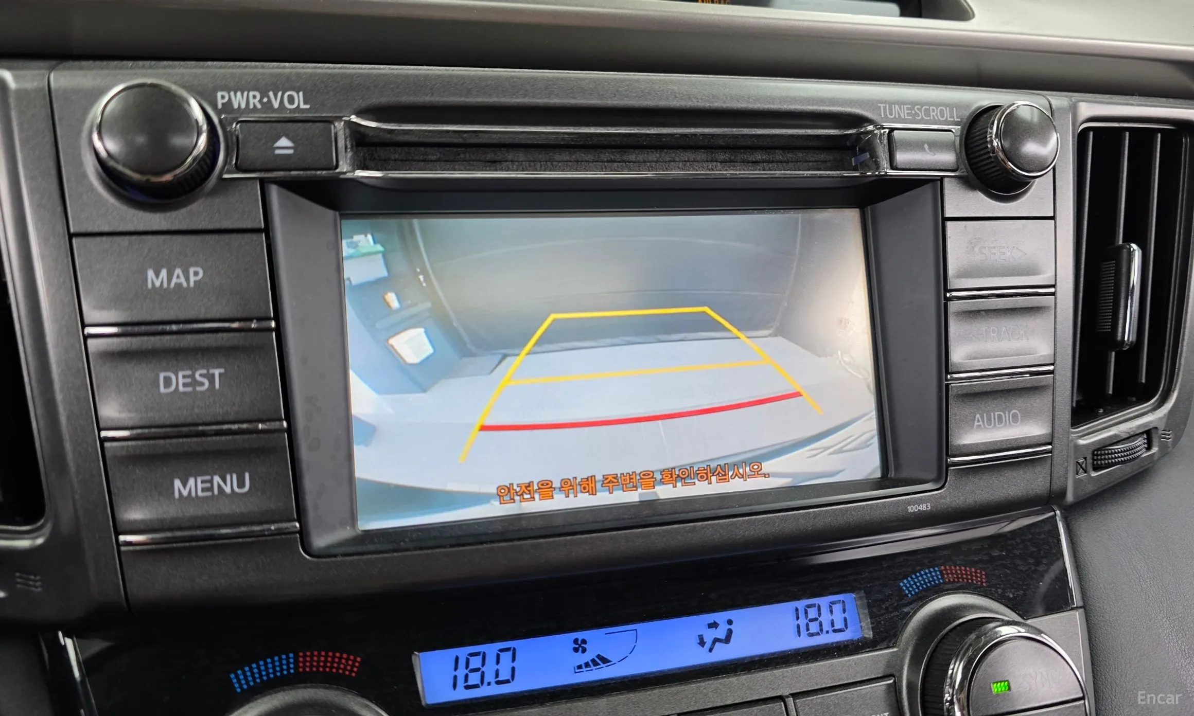 Toyota RAV4 превью 15