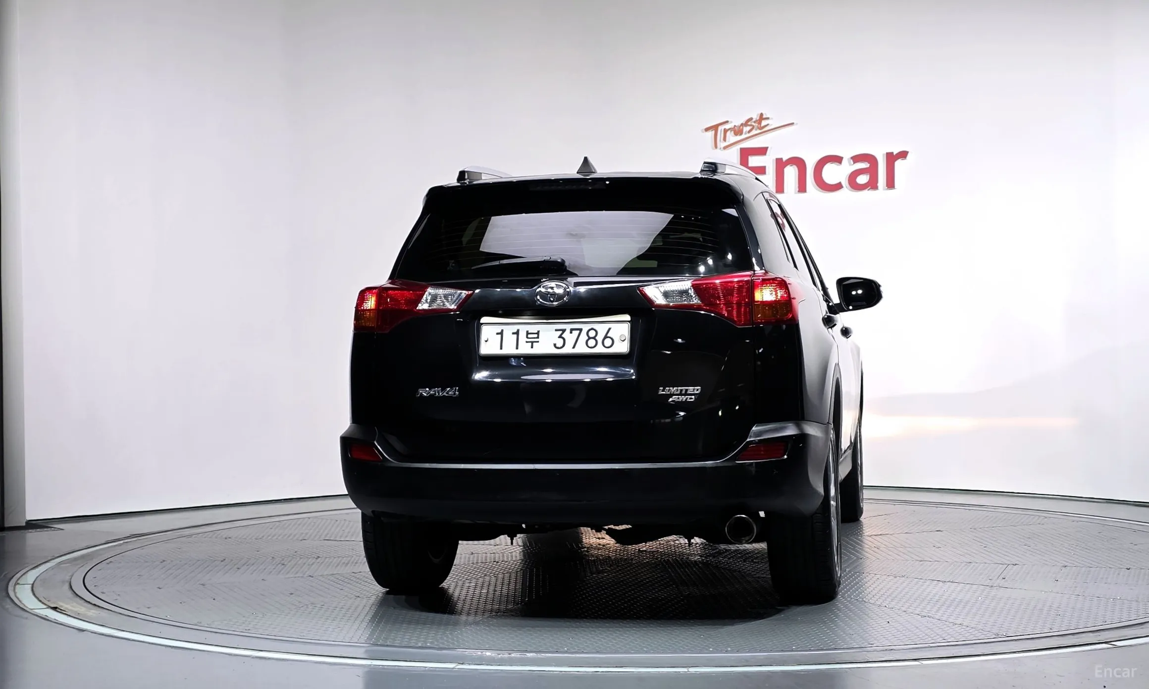 Toyota RAV4 превью 4