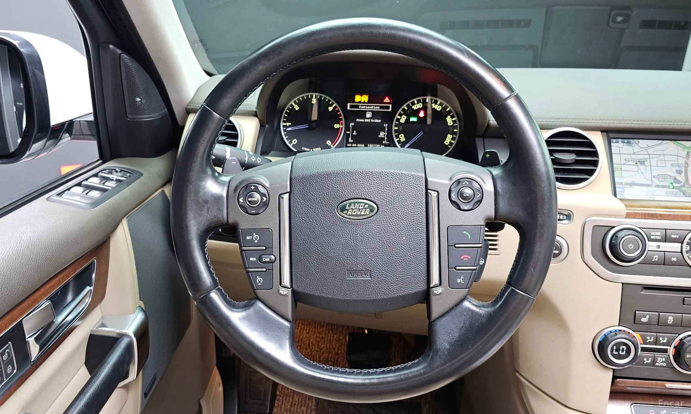 Land Rover Discovery 4 превью 12