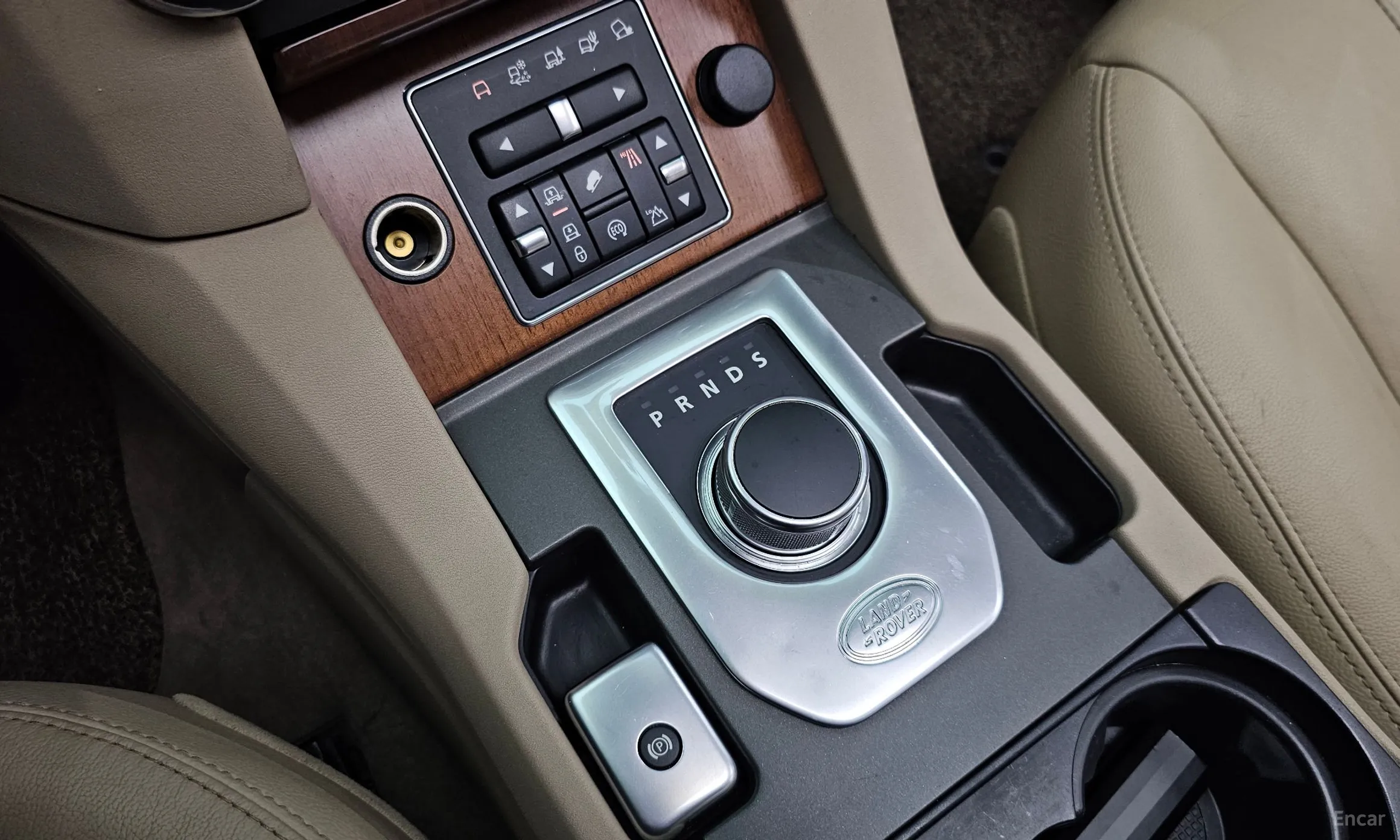 Land Rover Discovery 4 превью 9