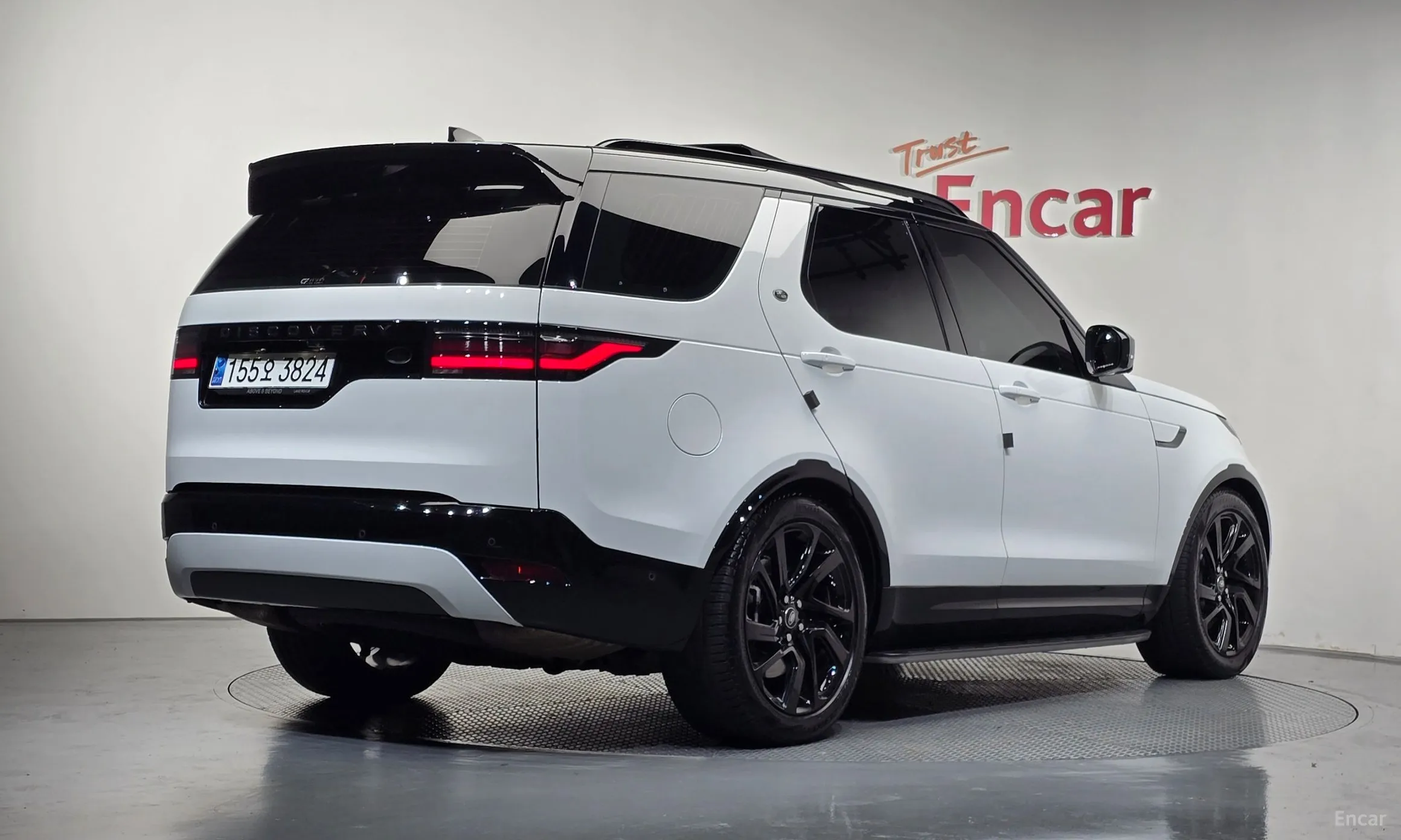 Land Rover Discovery 5