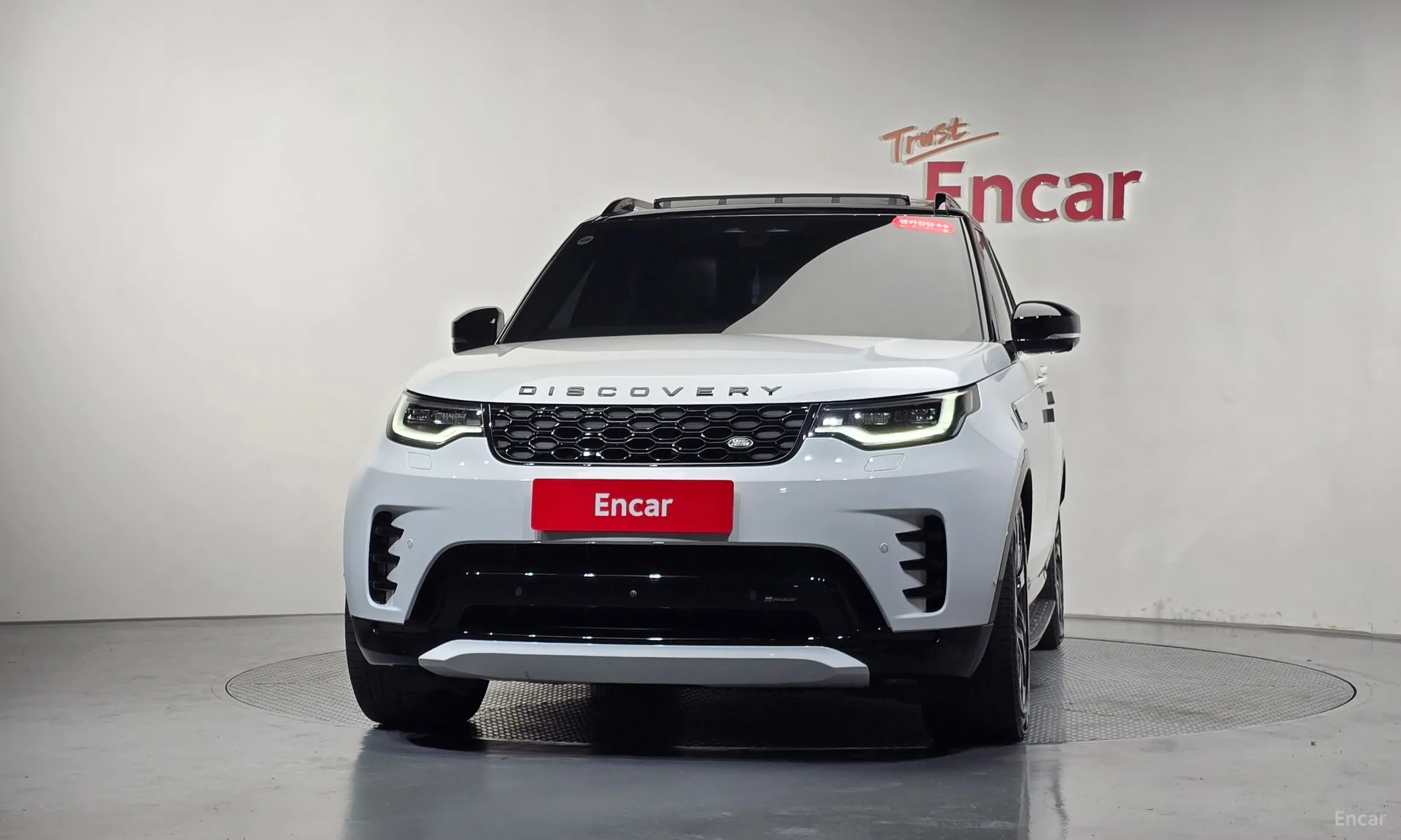 Land Rover Discovery 5 превью 3