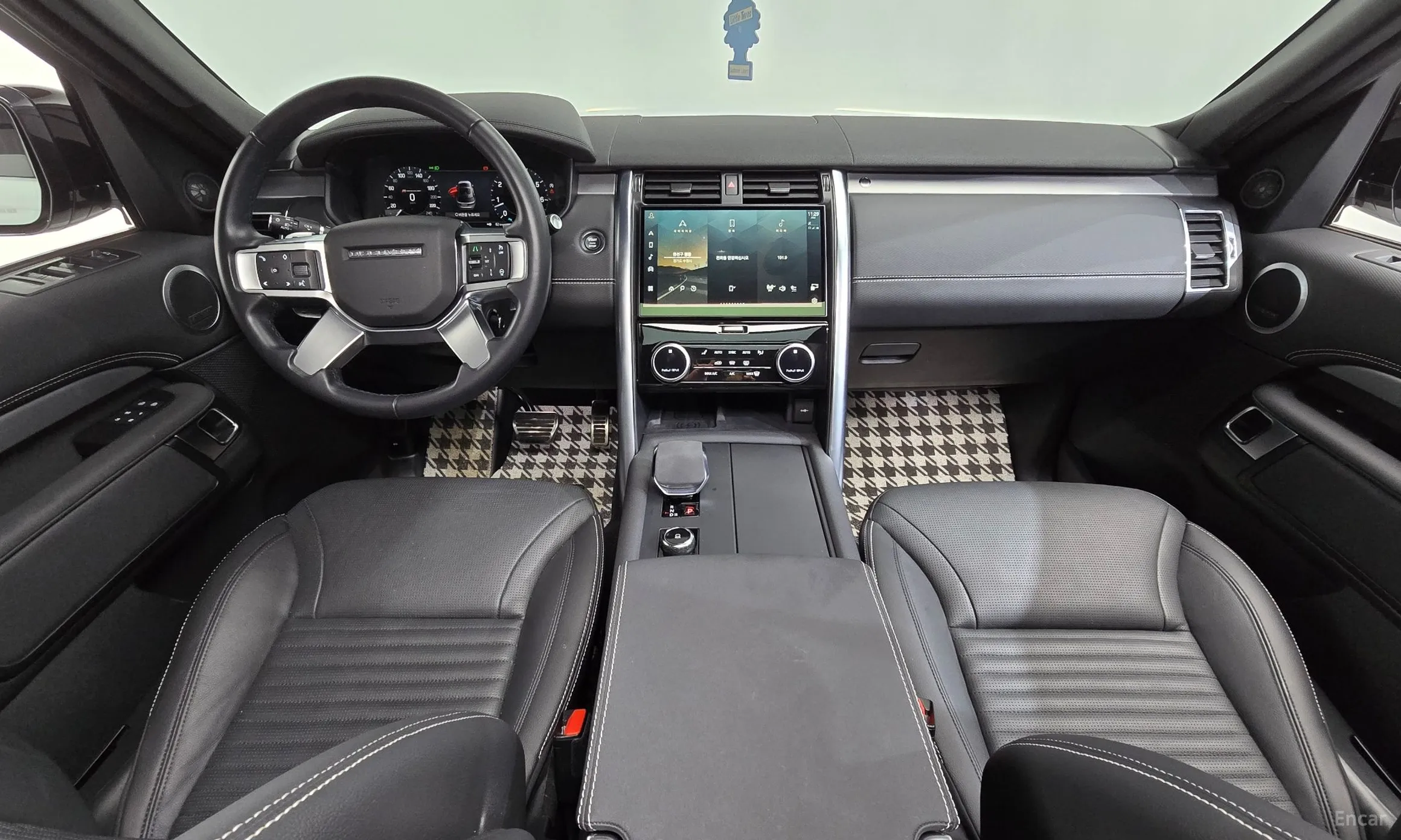 Land Rover Discovery 5 превью 7