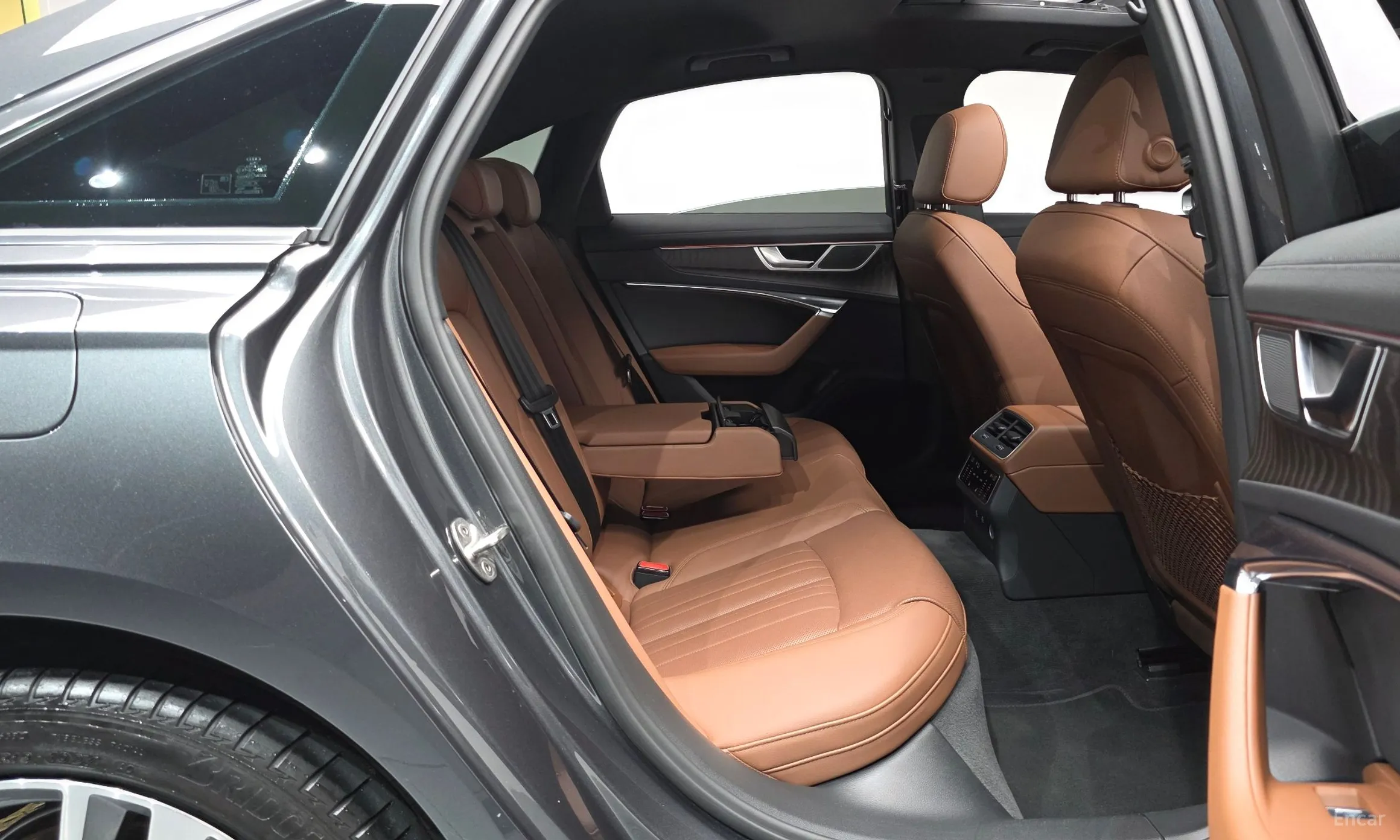 Audi A6 (C8) превью 11