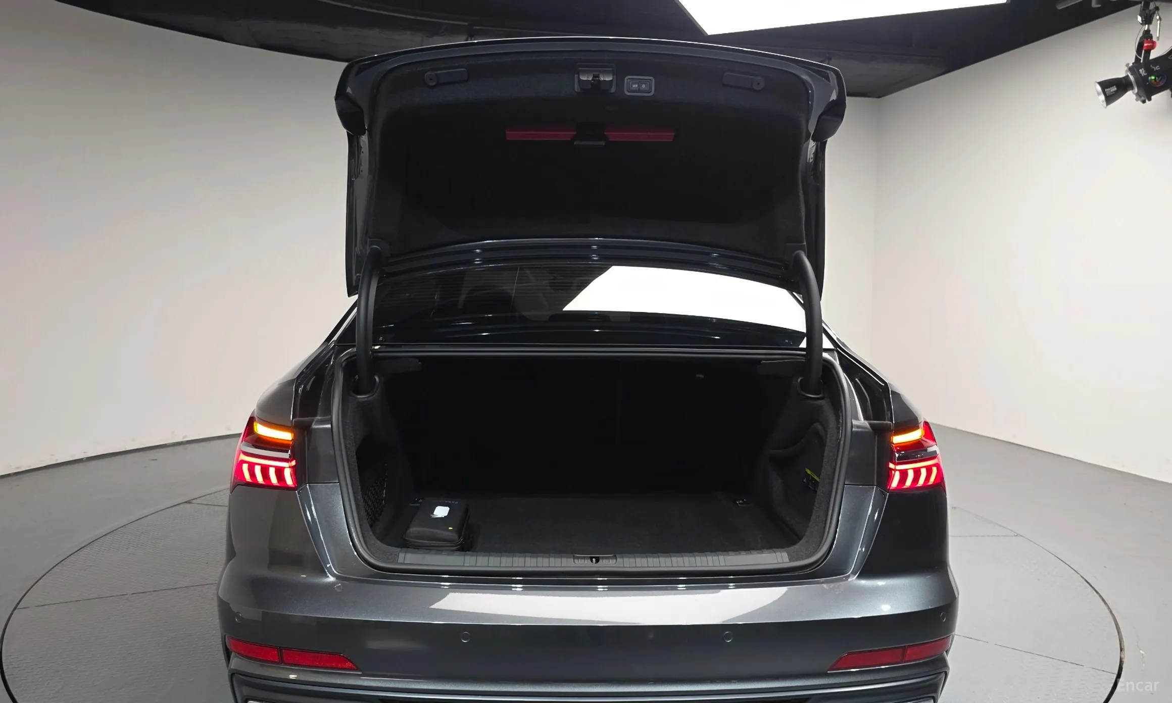Audi A6 (C8) превью 20