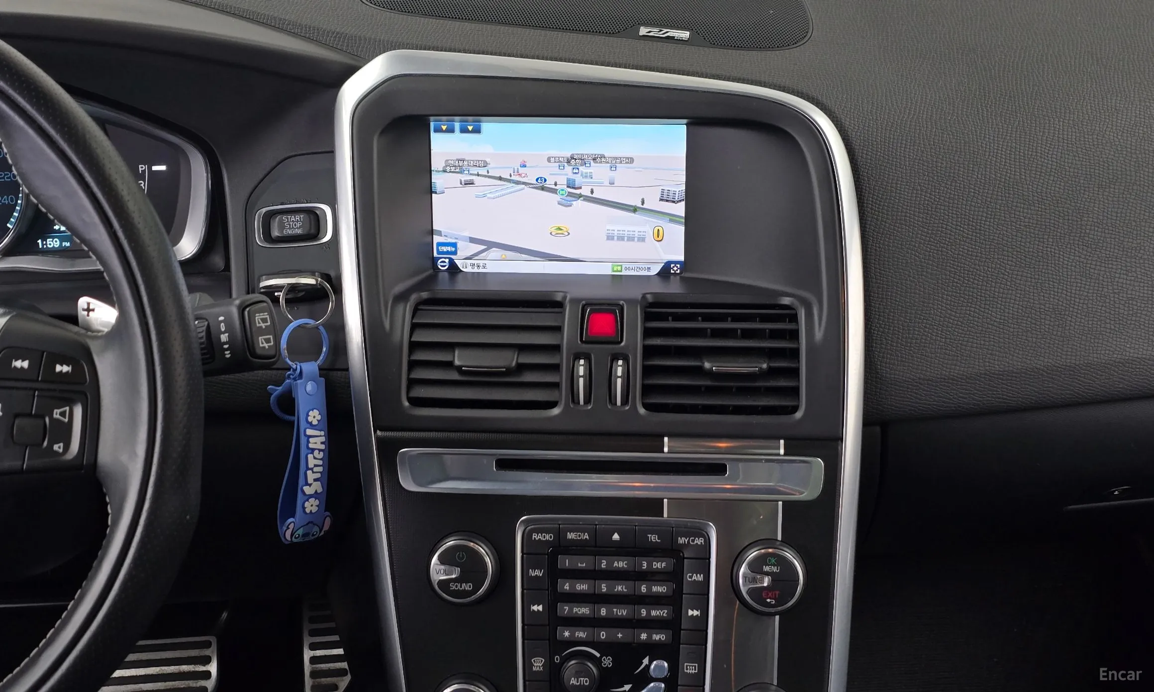 Volvo XC60 превью 14