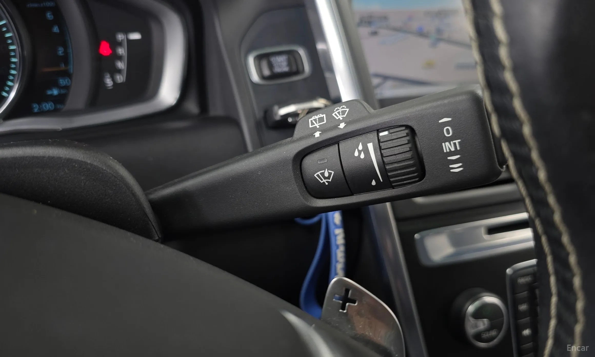 Volvo XC60 превью 18