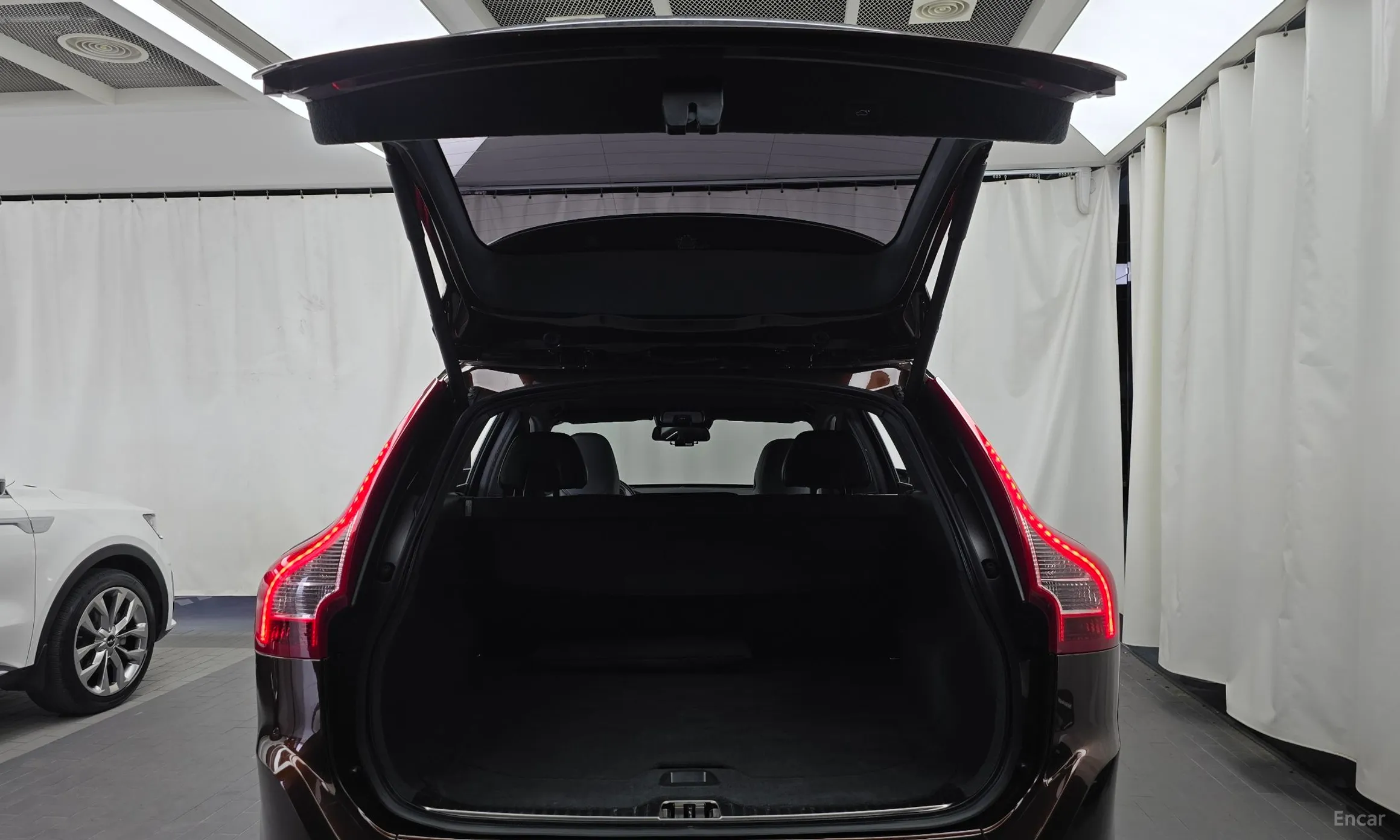 Volvo XC60 превью 20