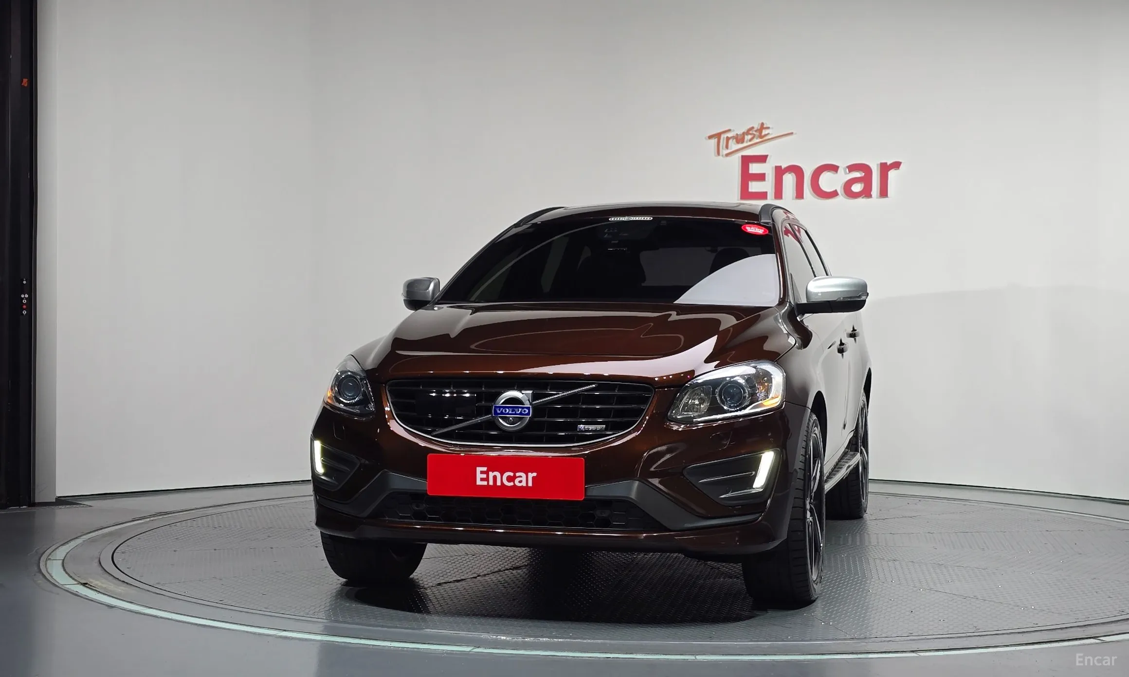 Volvo XC60 превью 3