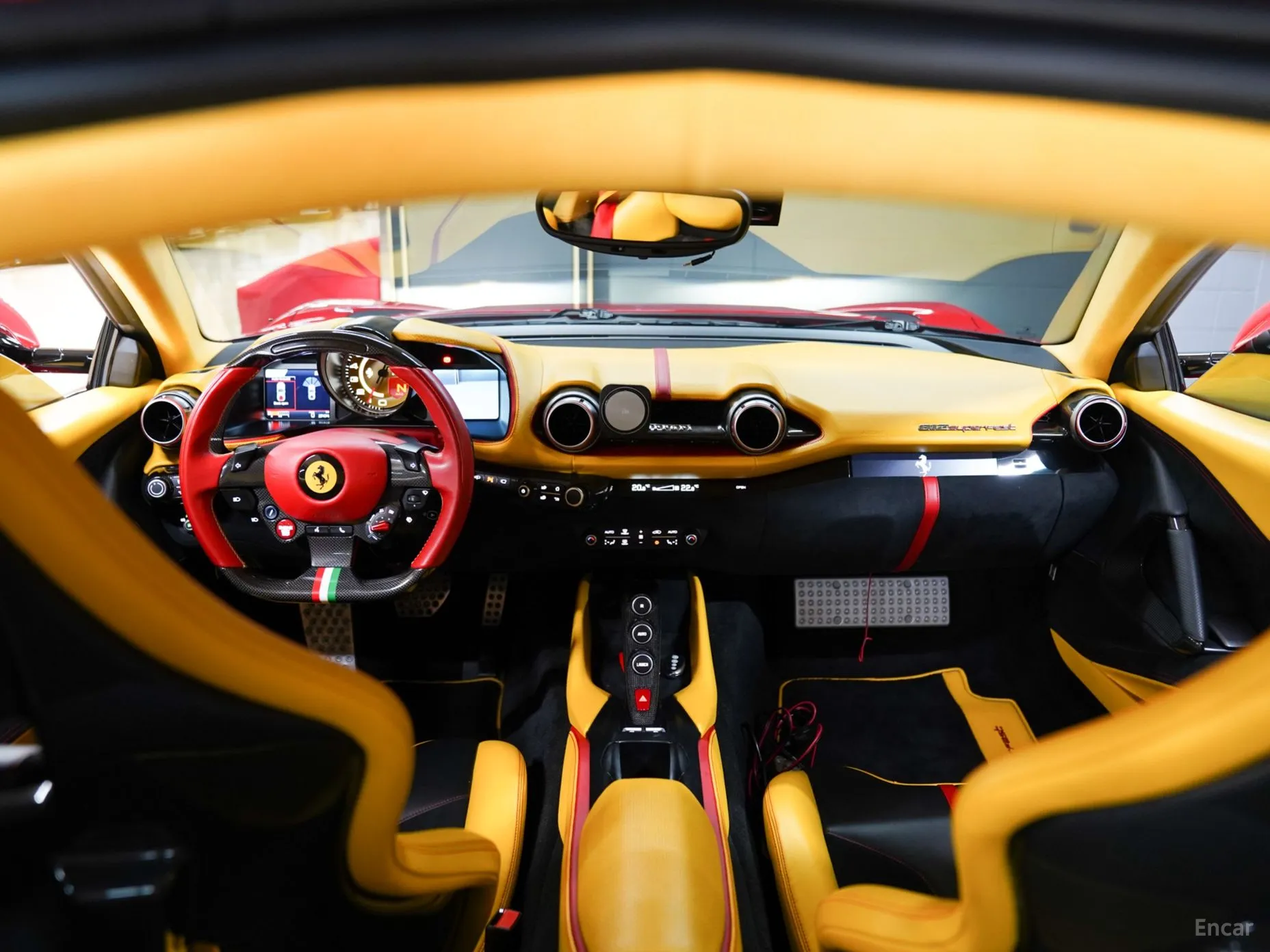 Ferrari 812 Superfast превью 10