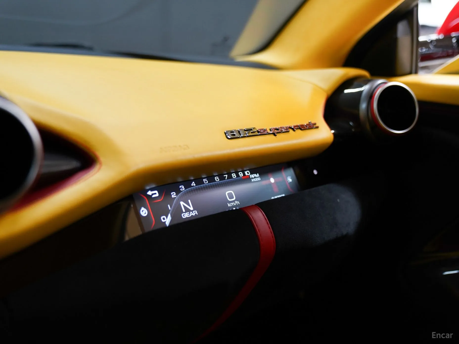 Ferrari 812 Superfast превью 19
