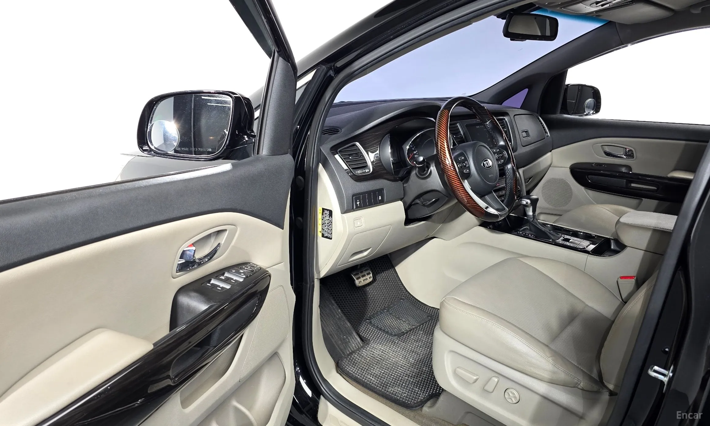 Kia Carnival превью 10