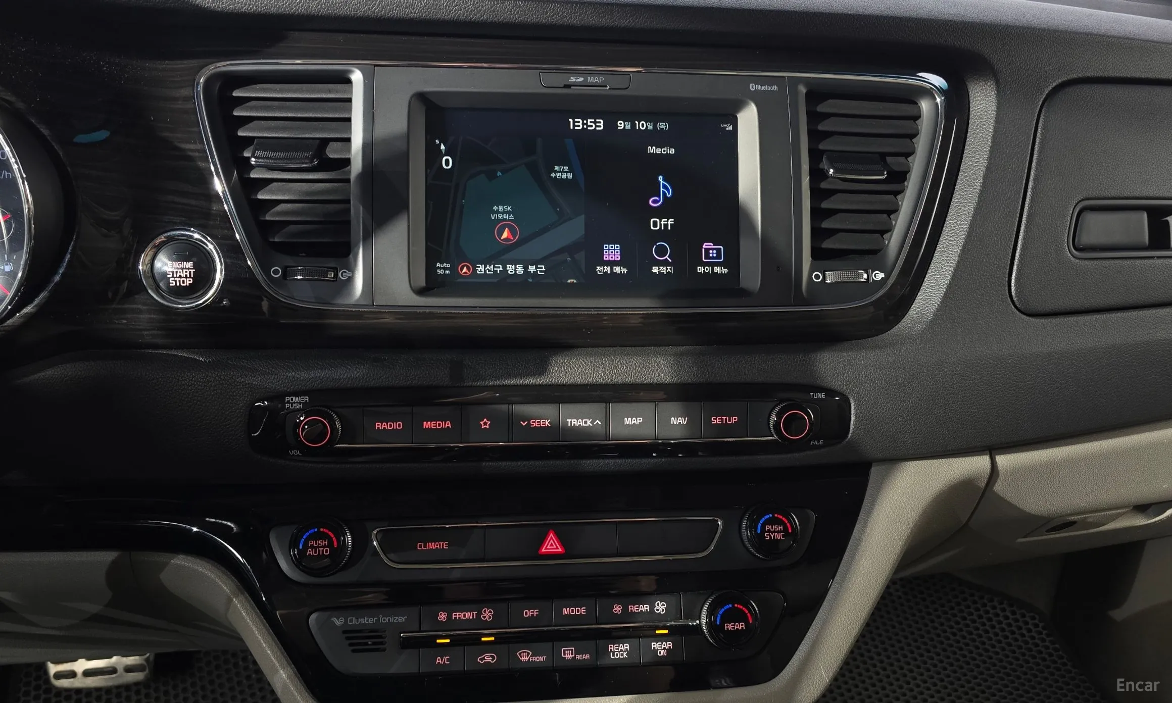 Kia Carnival превью 12