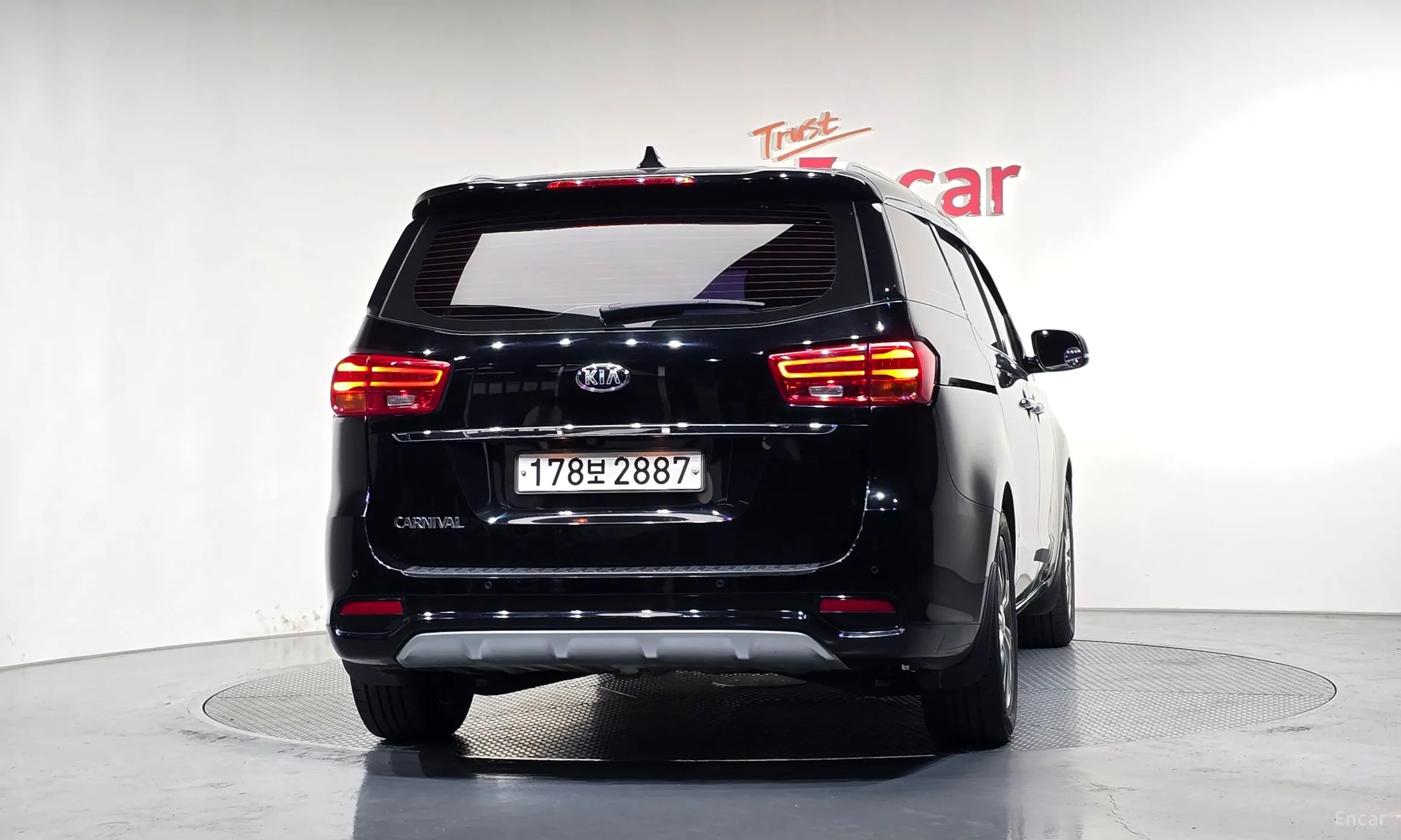 Kia Carnival превью 4