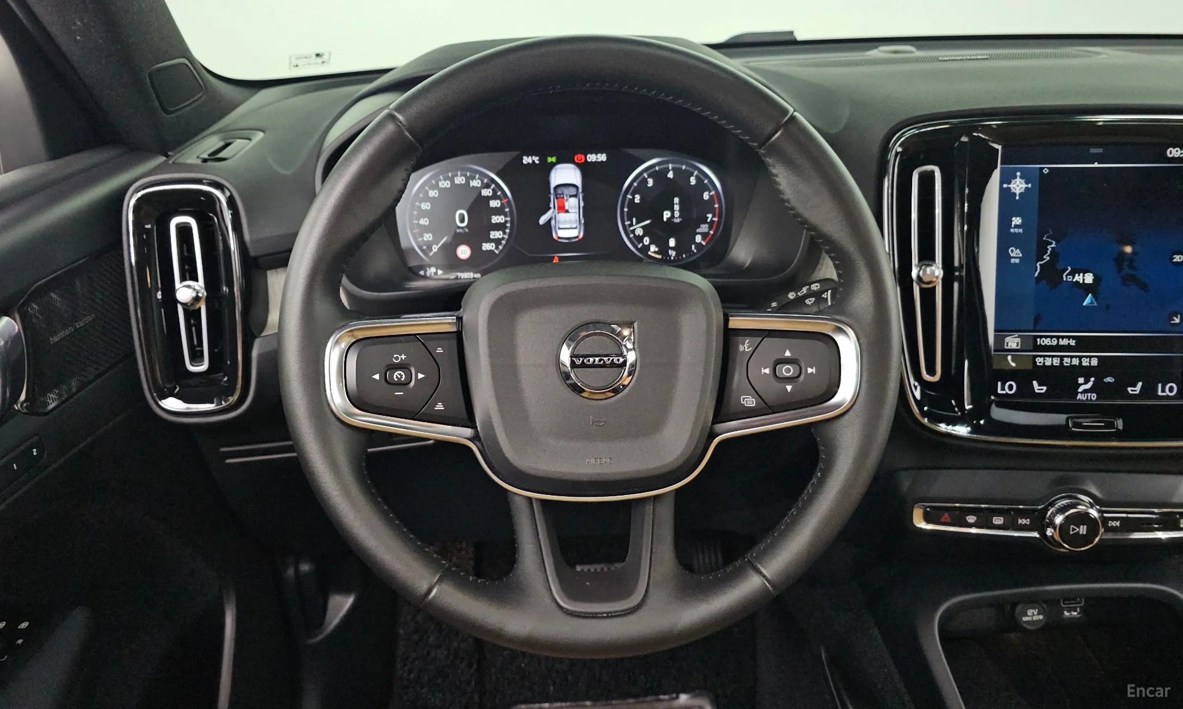 Volvo XC40 превью 13