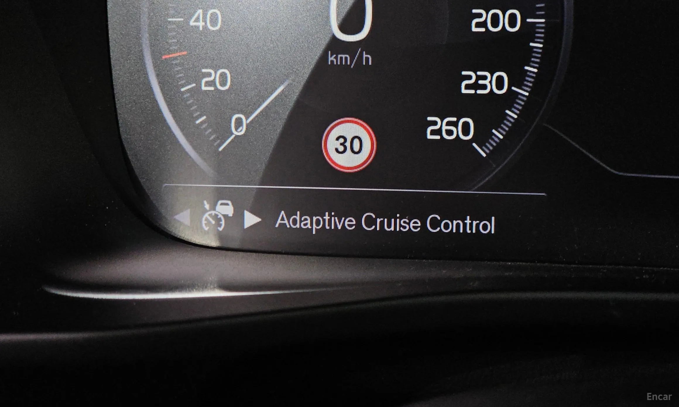 Volvo XC40 превью 18