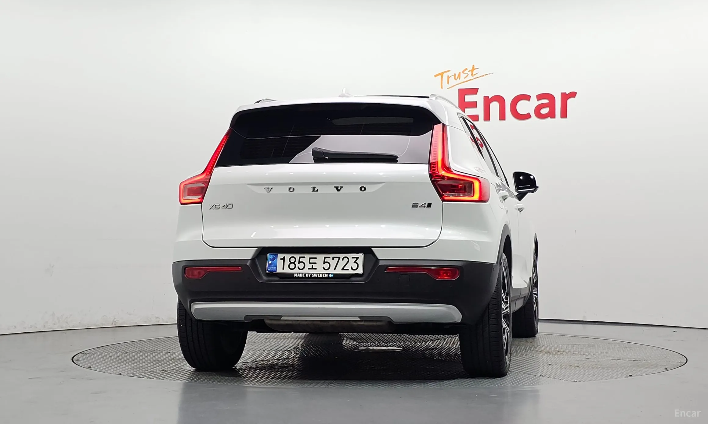 Volvo XC40 превью 4