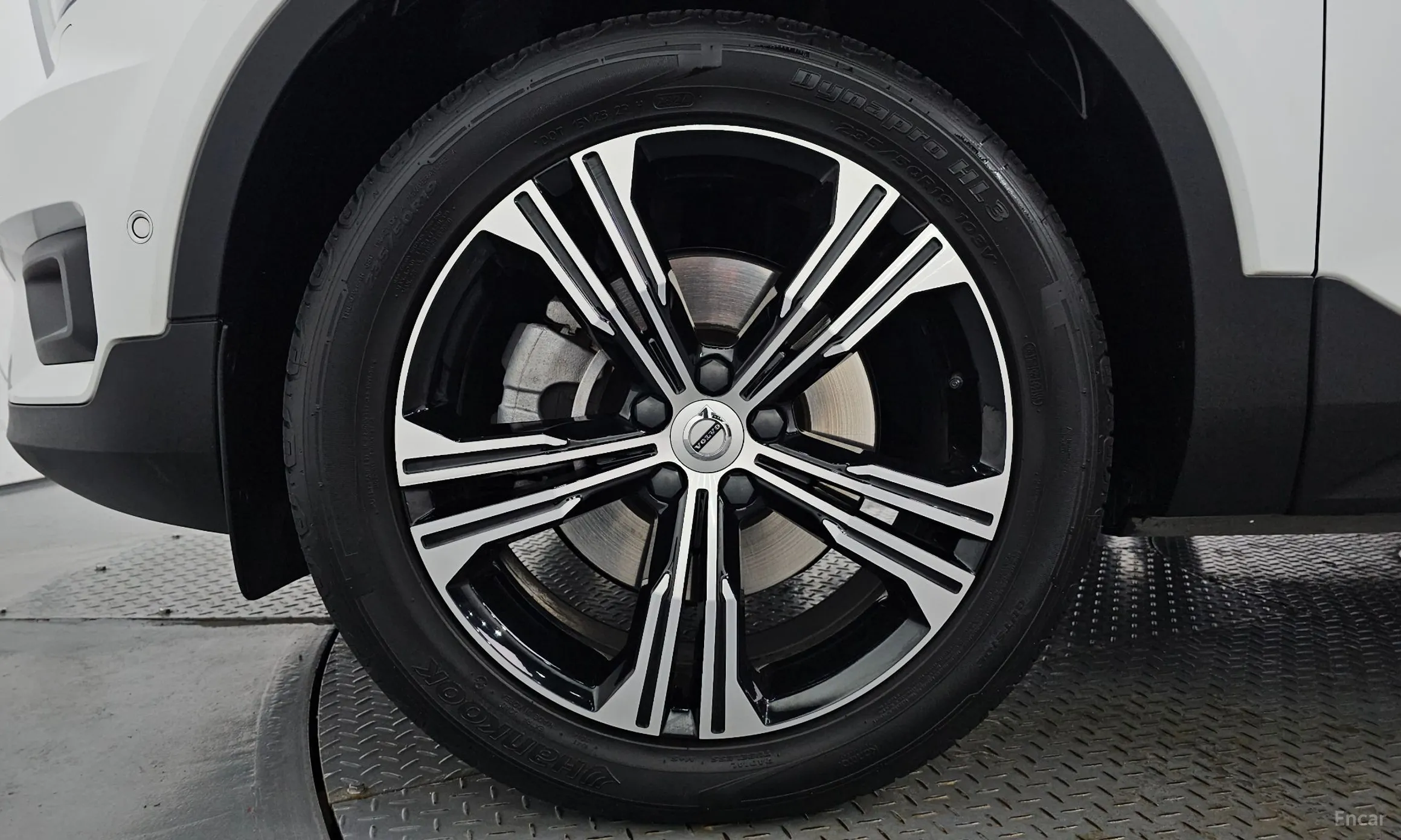 Volvo XC40 превью 5