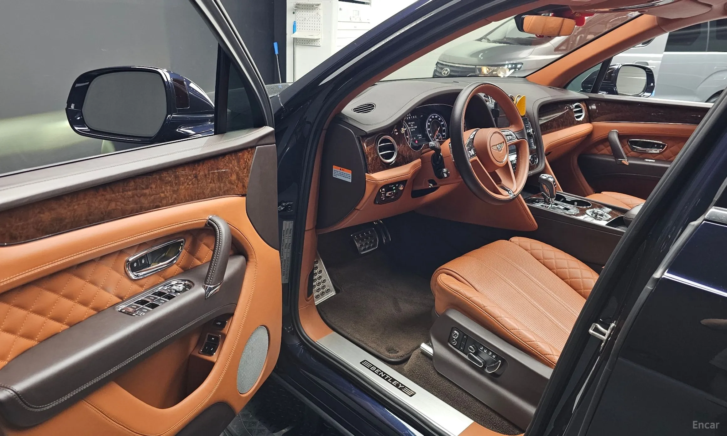 Bentley Bentayga превью 10