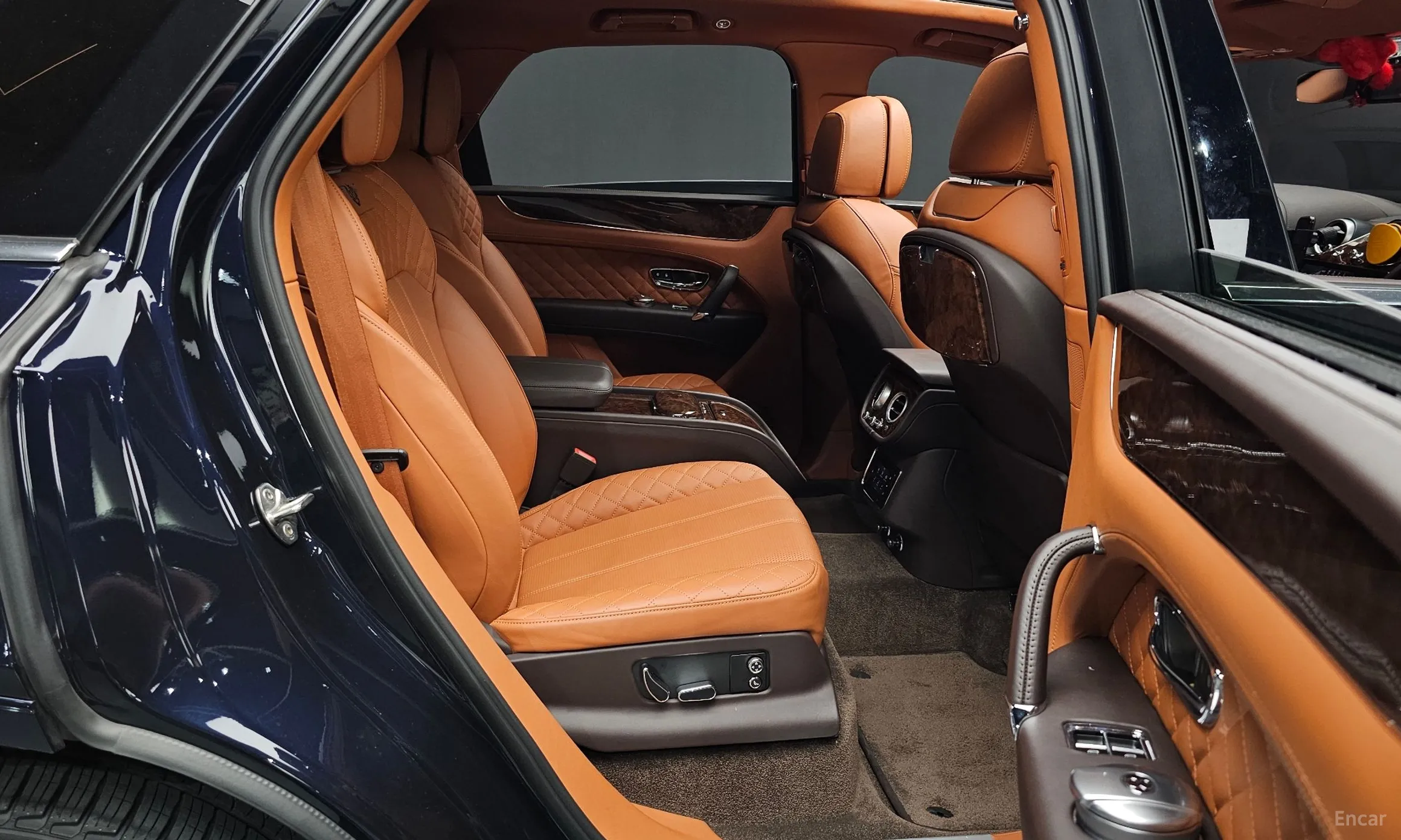 Bentley Bentayga превью 11