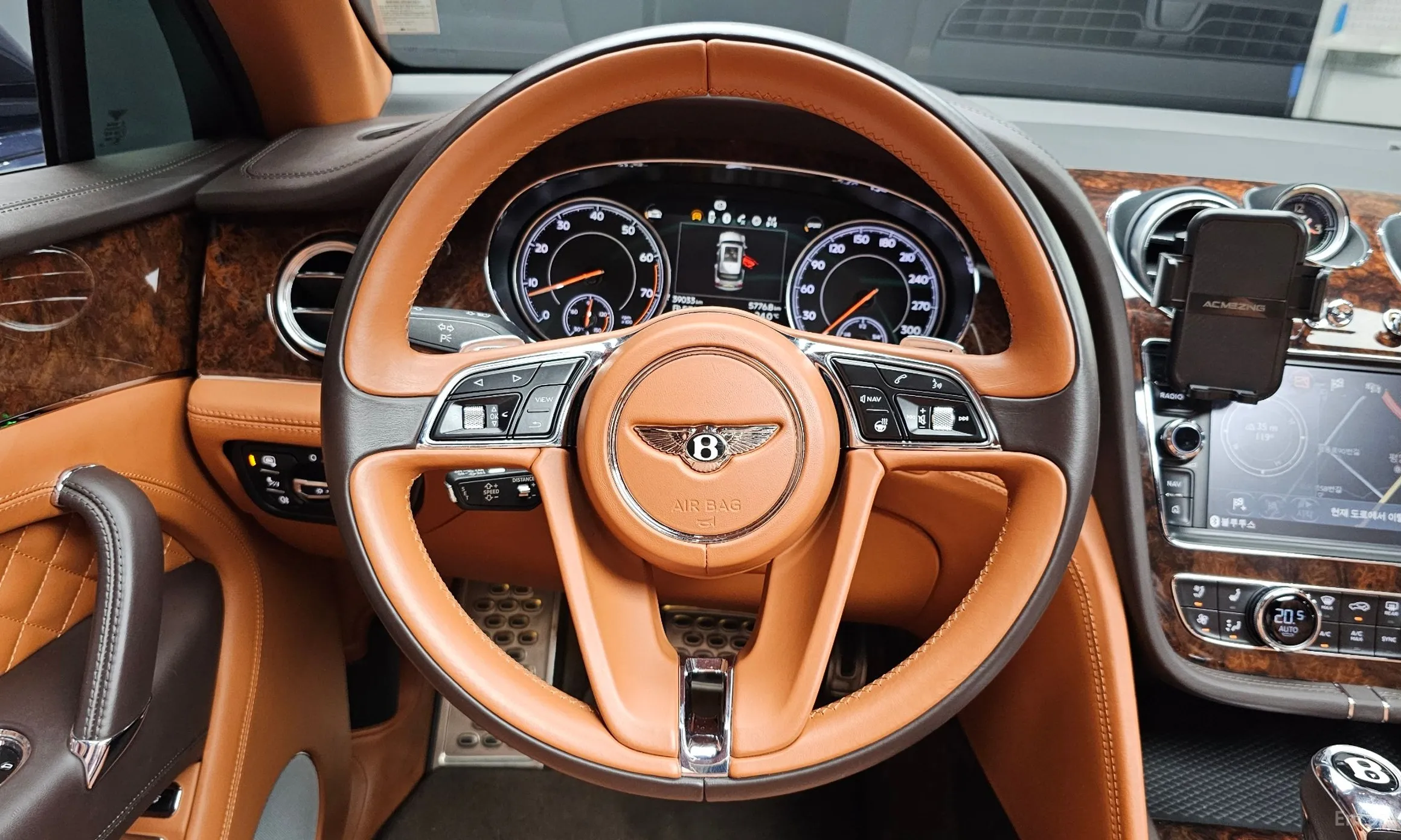 Bentley Bentayga превью 12