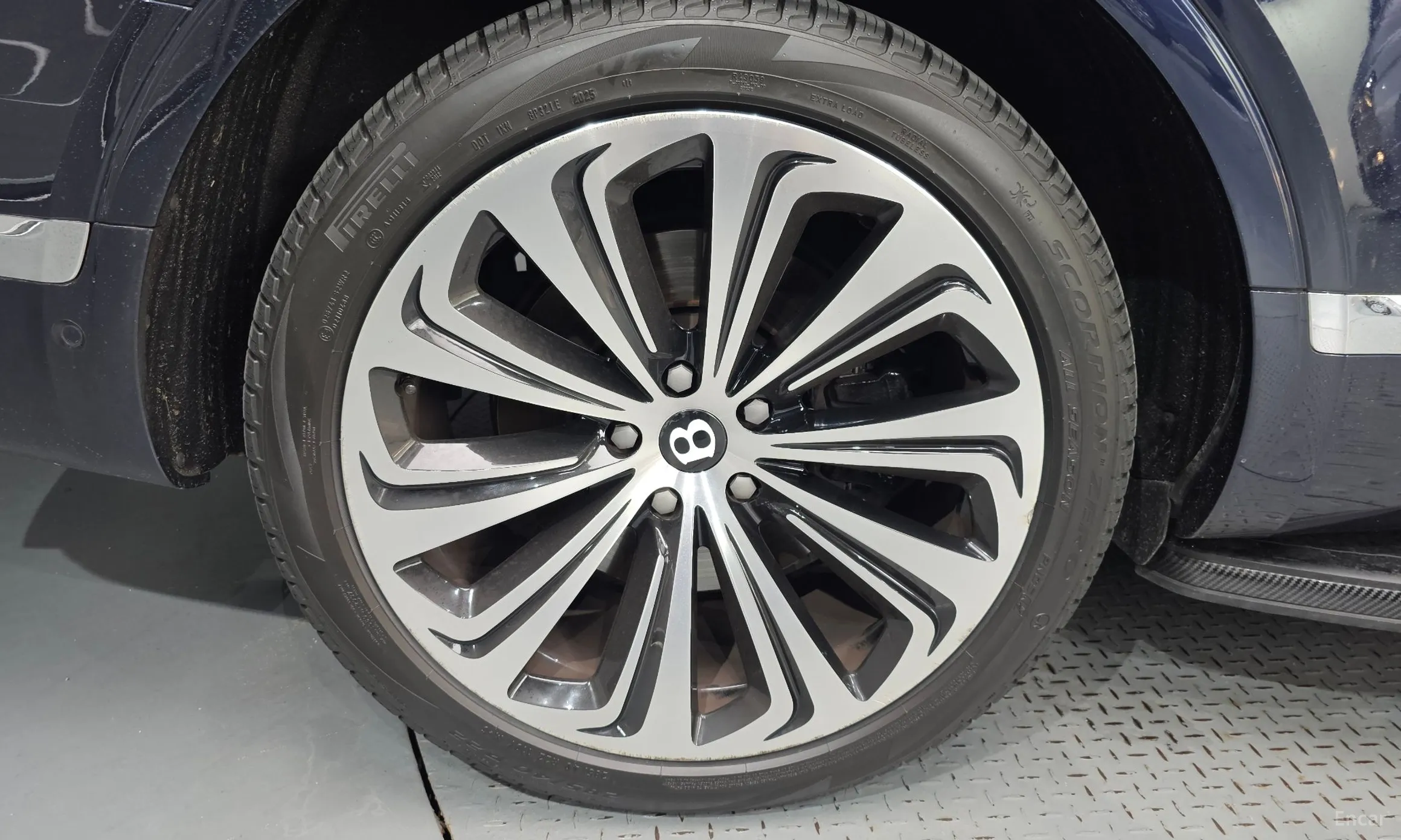 Bentley Bentayga превью 5