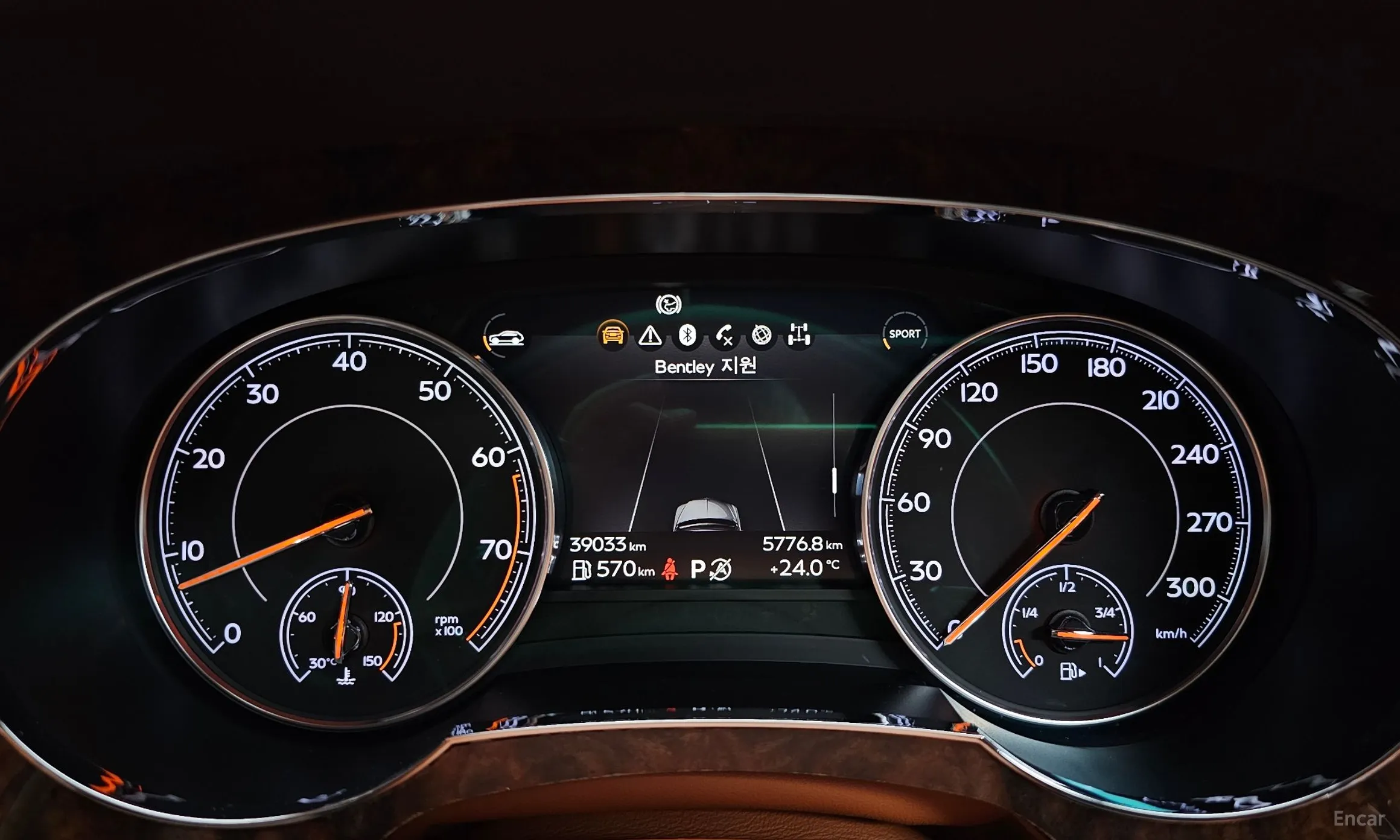 Bentley Bentayga превью 8