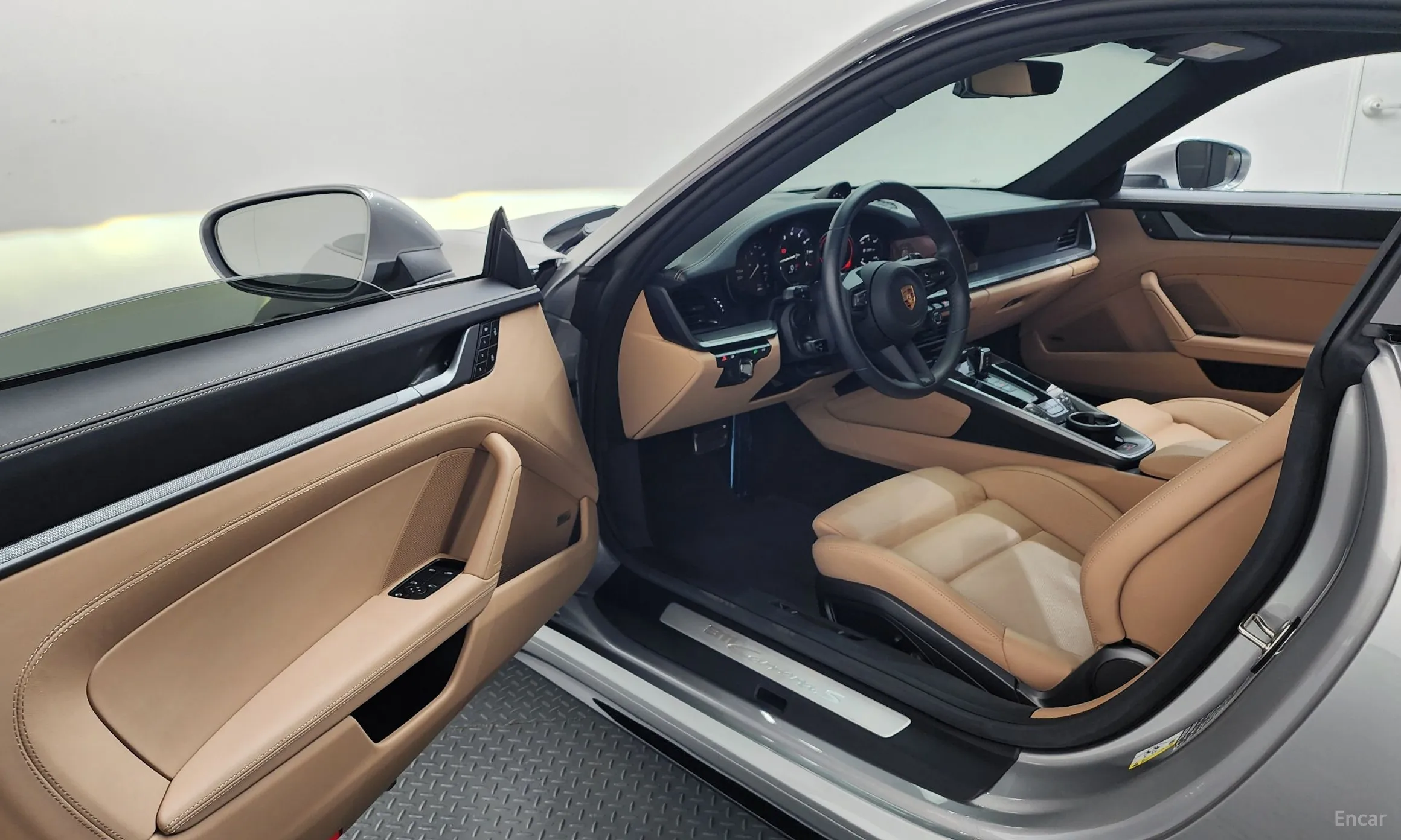 Porsche 911 (992) превью 10