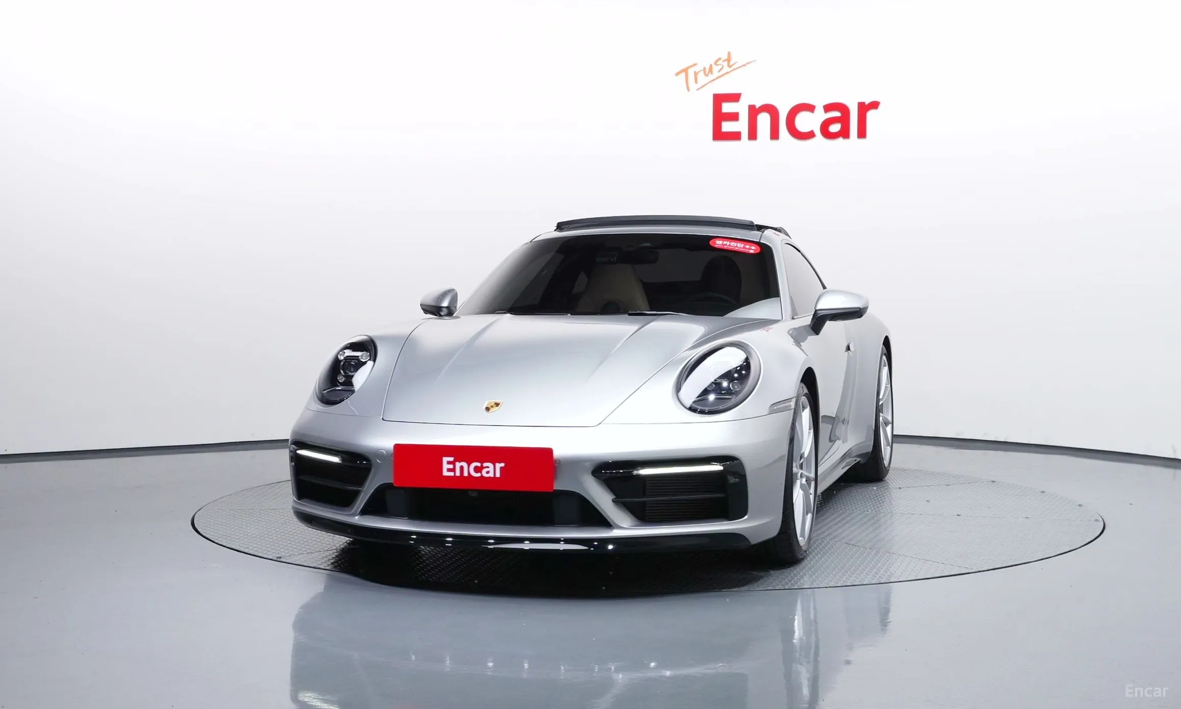 Porsche 911 (992) превью 3
