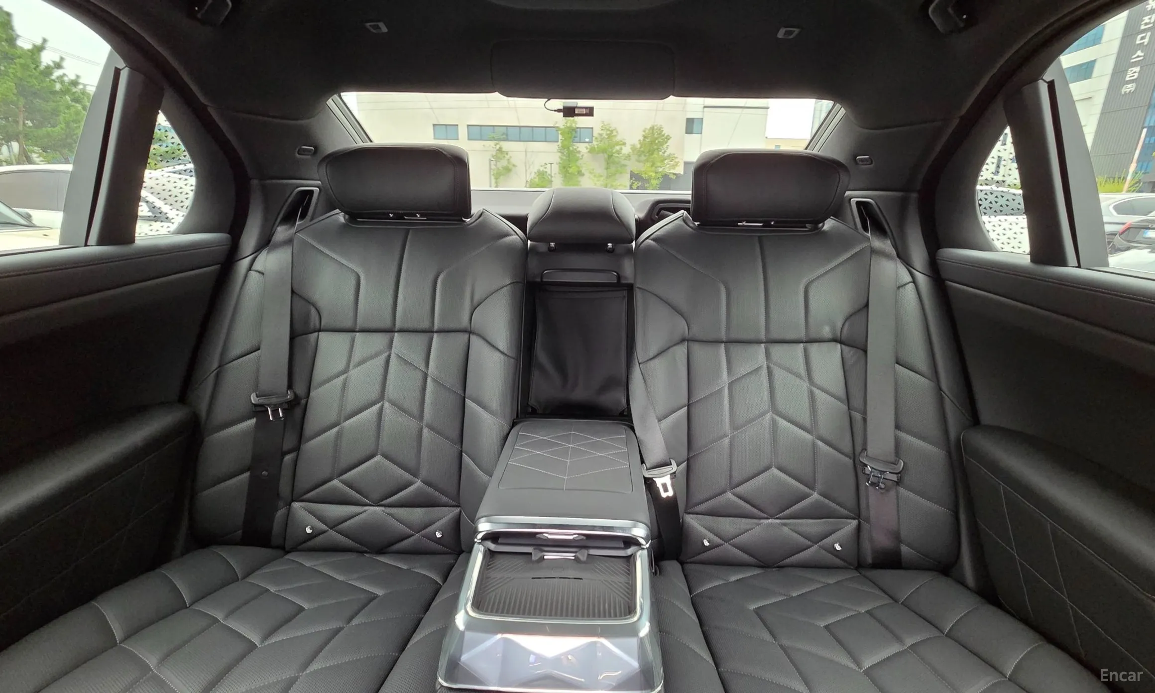 BMW 7 Series (G70) превью 10