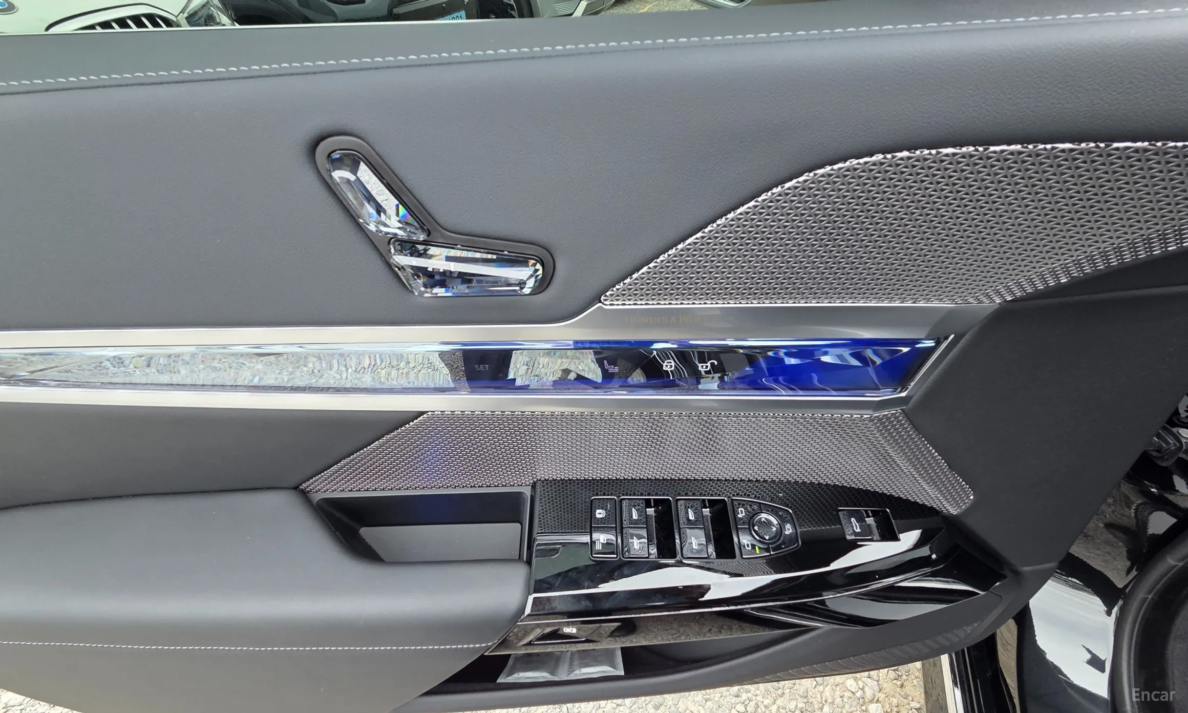 BMW 7 Series (G70) превью 12