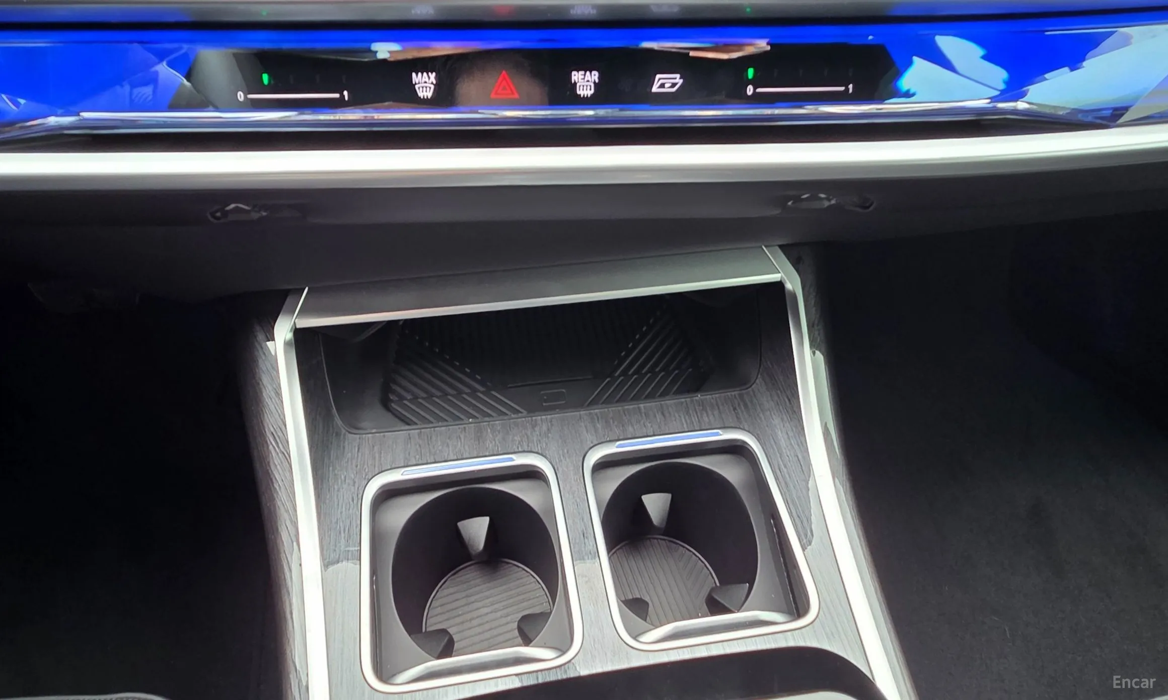 BMW 7 Series (G70) превью 15