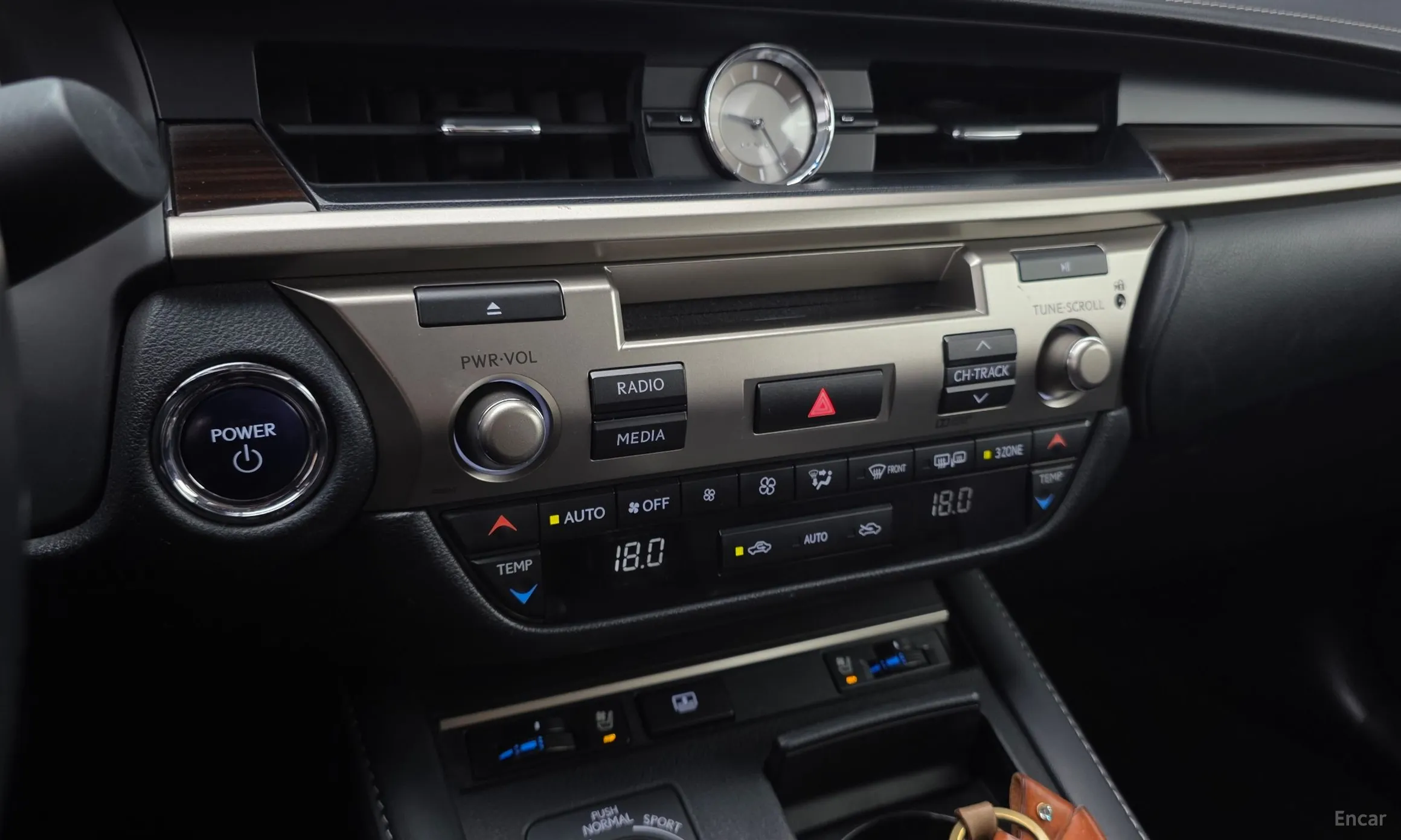 Lexus New ES300h превью 16