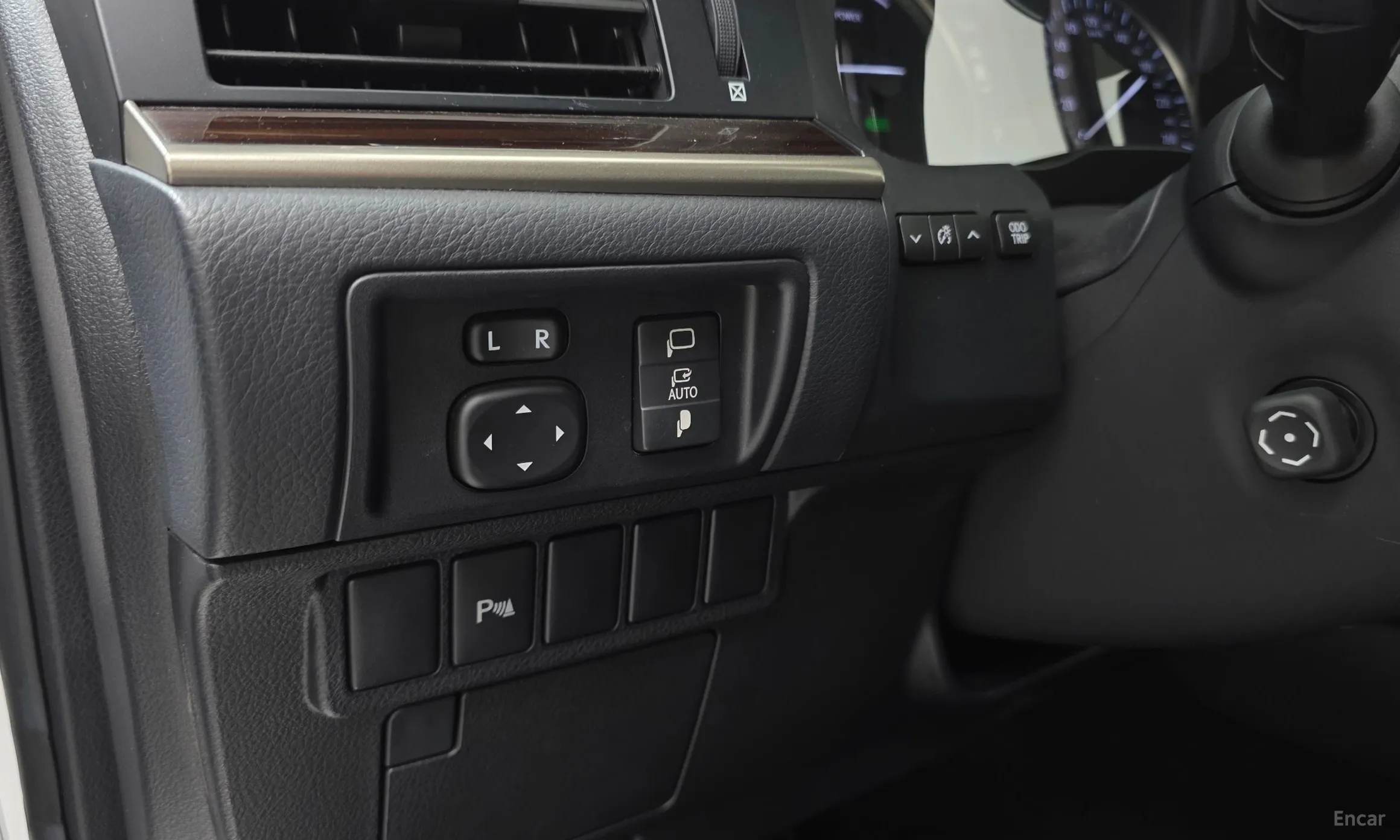 Lexus New ES300h превью 19