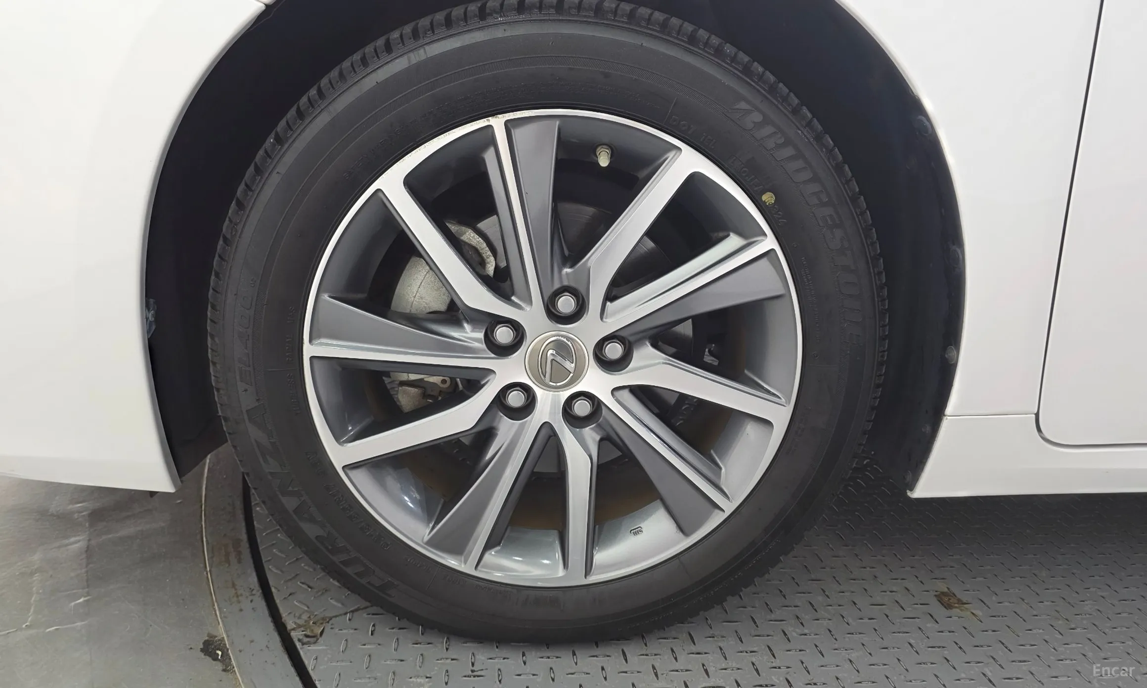 Lexus New ES300h превью 5
