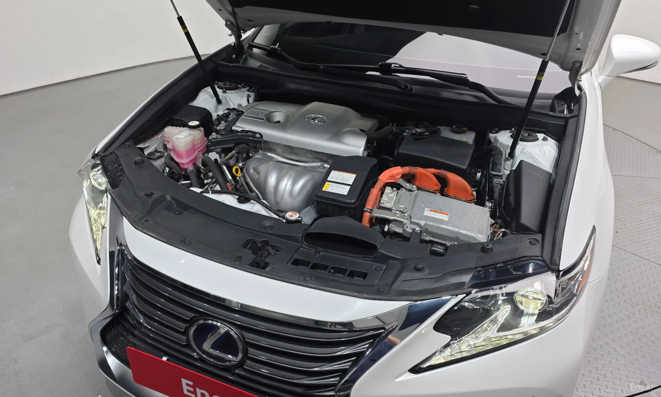 Lexus New ES300h превью 6