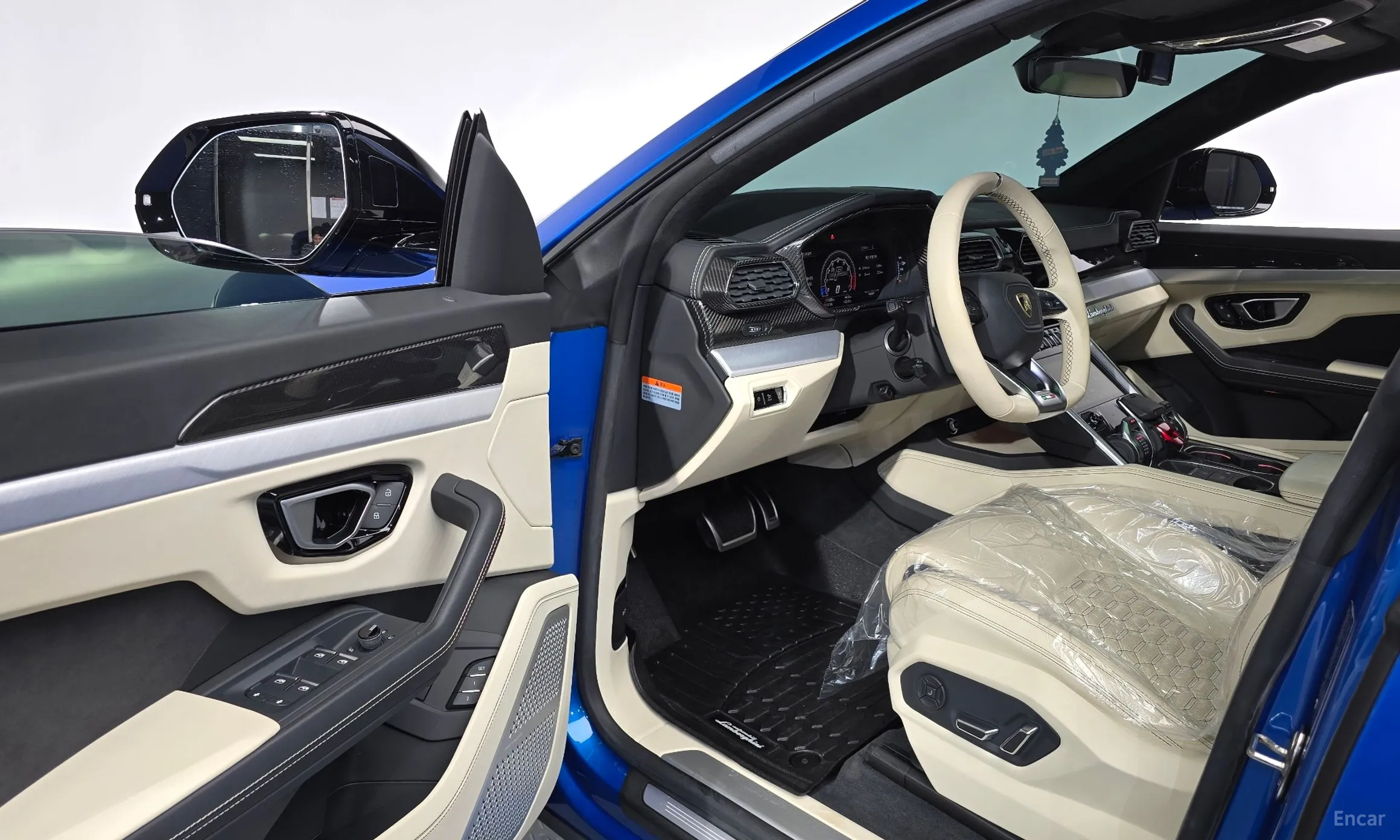 Lamborghini Urus превью 10