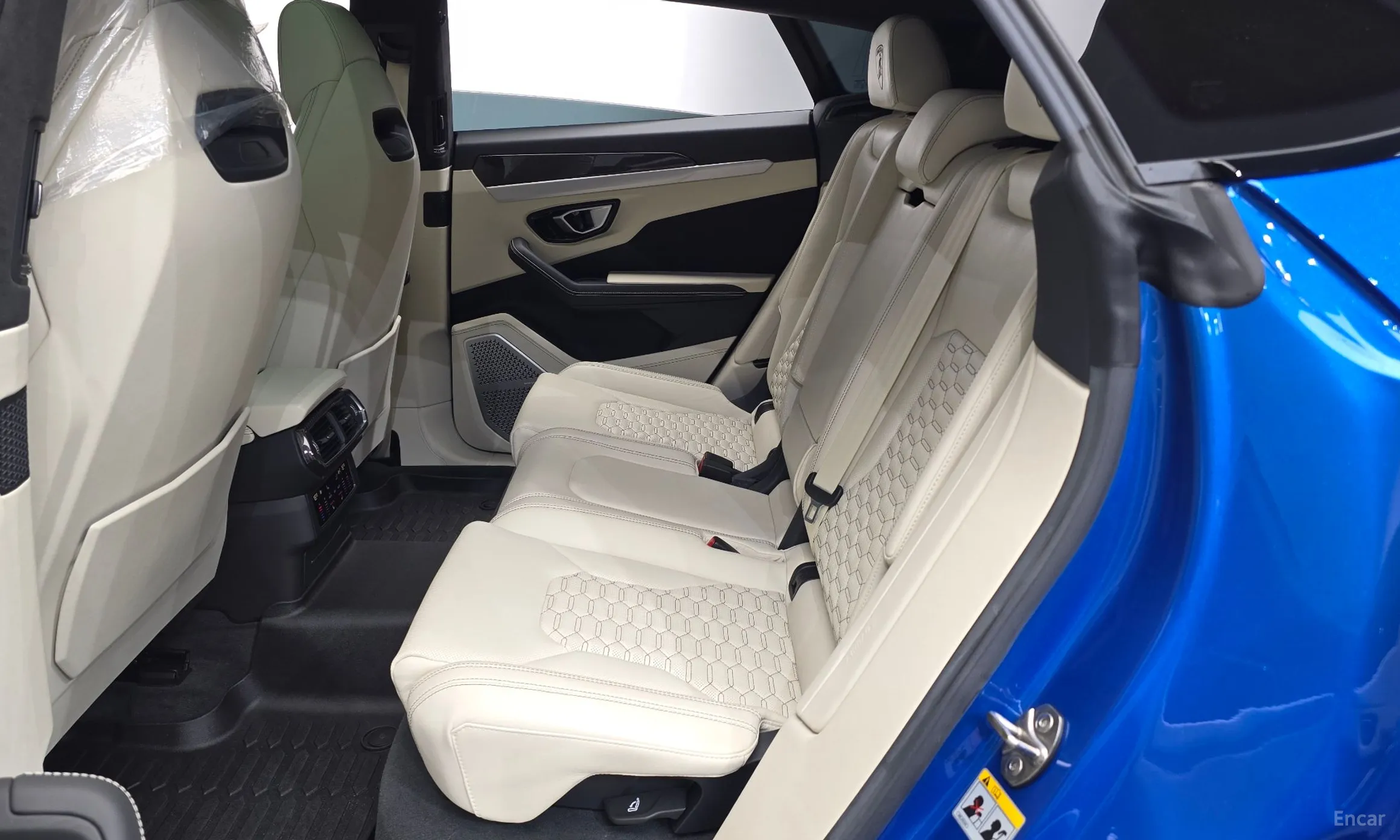 Lamborghini Urus превью 11