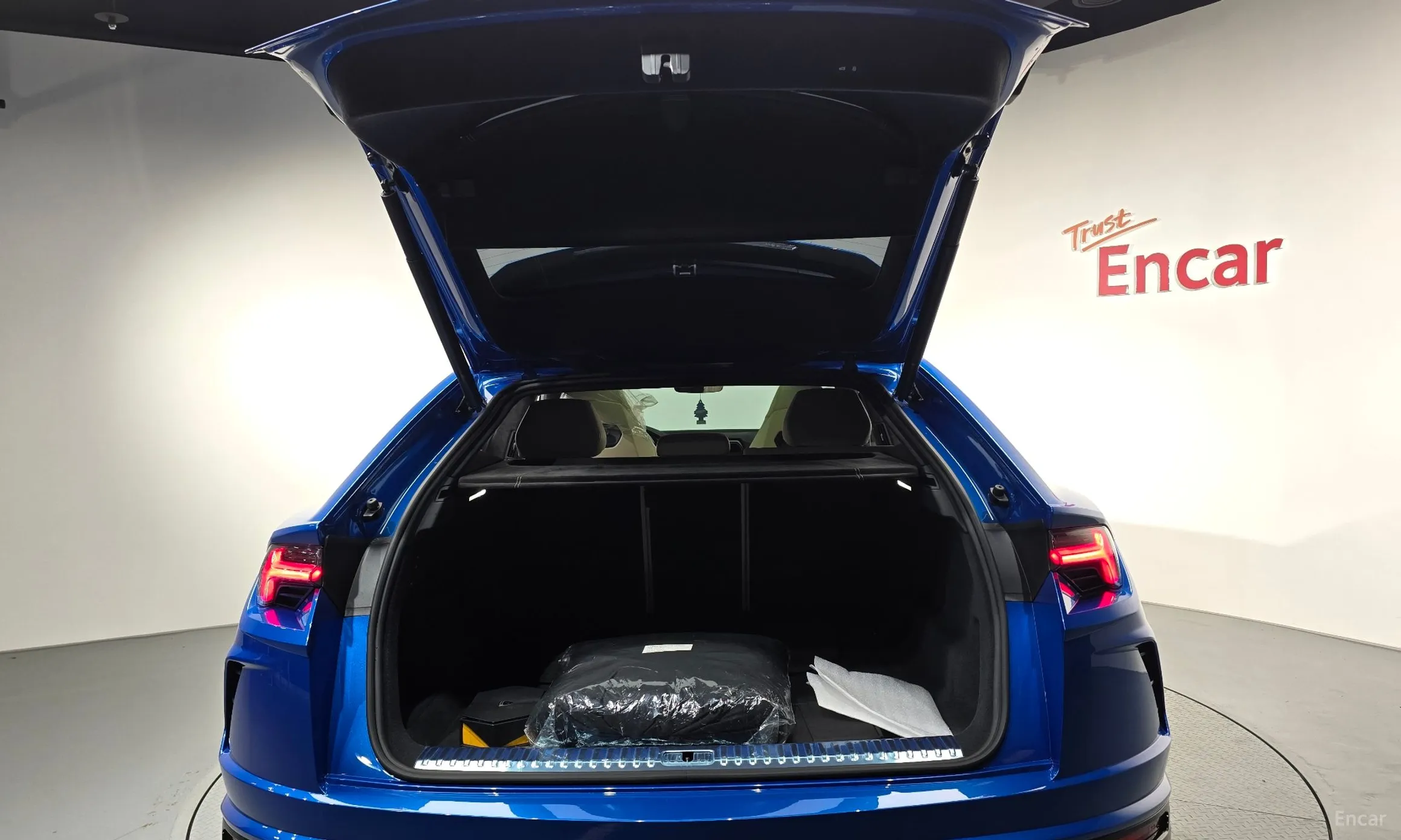 Lamborghini Urus превью 18