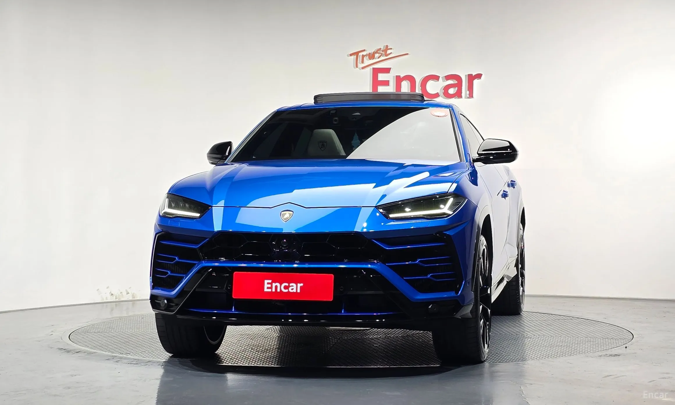 Lamborghini Urus превью 3