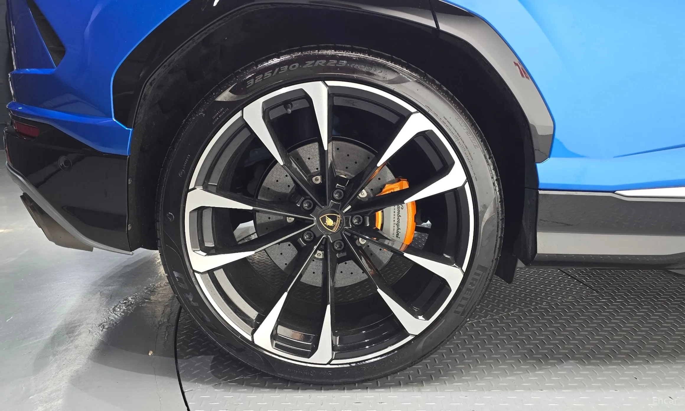 Lamborghini Urus превью 5