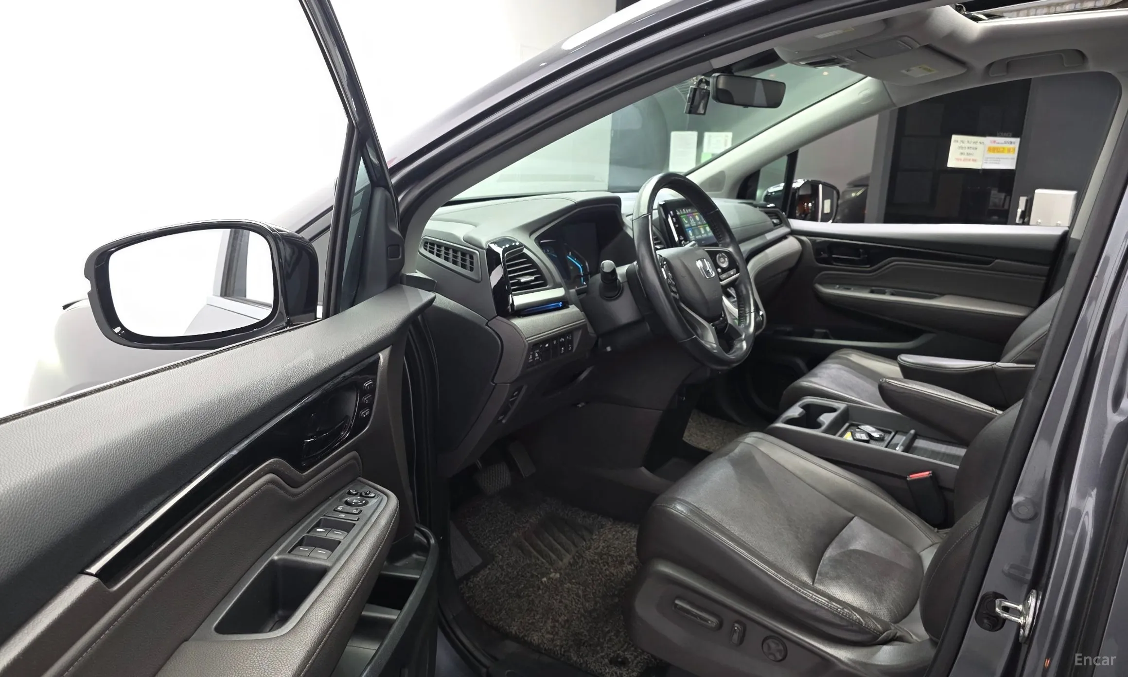 Honda Odyssey превью 10