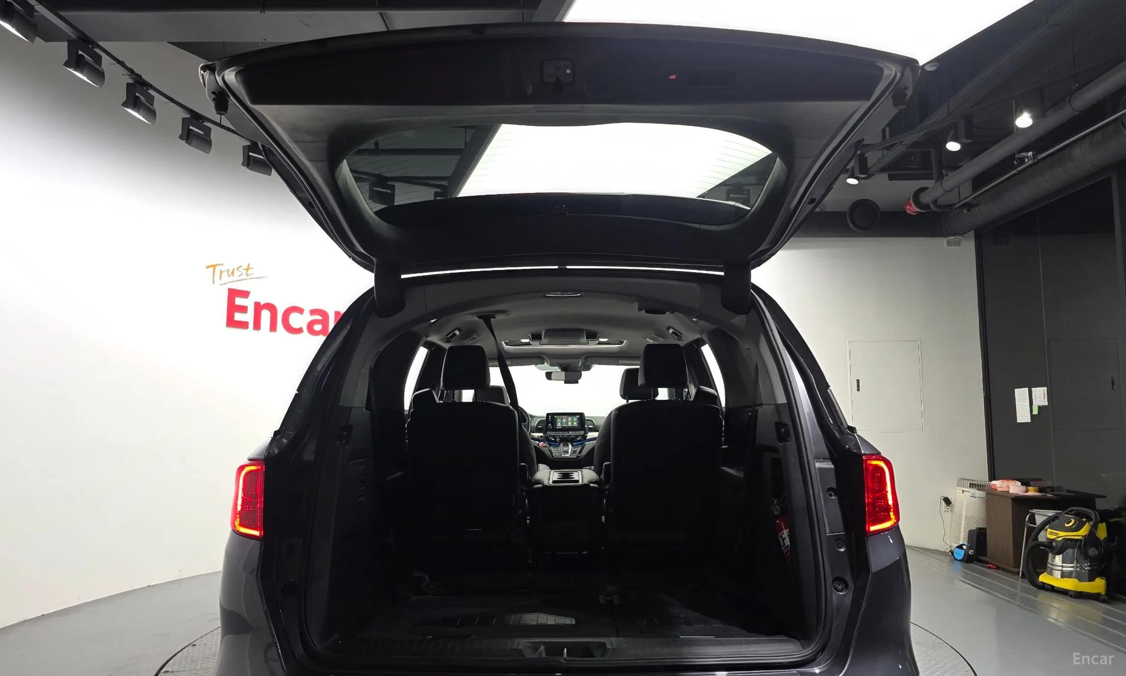 Honda Odyssey превью 19