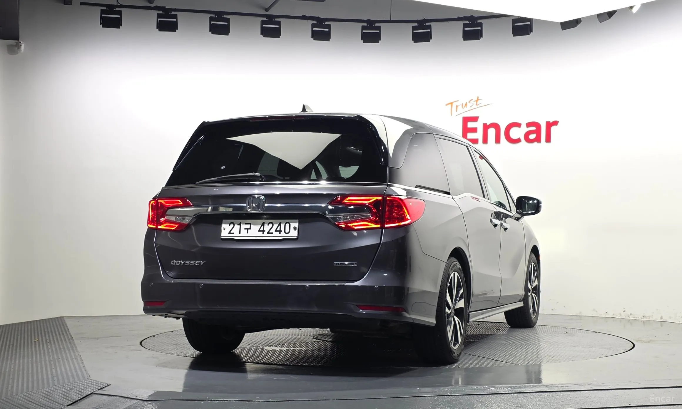 Honda Odyssey превью 4