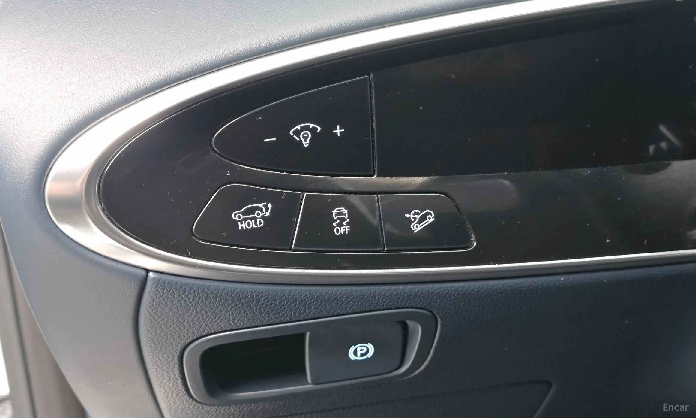 Genesis GV70 превью 14
