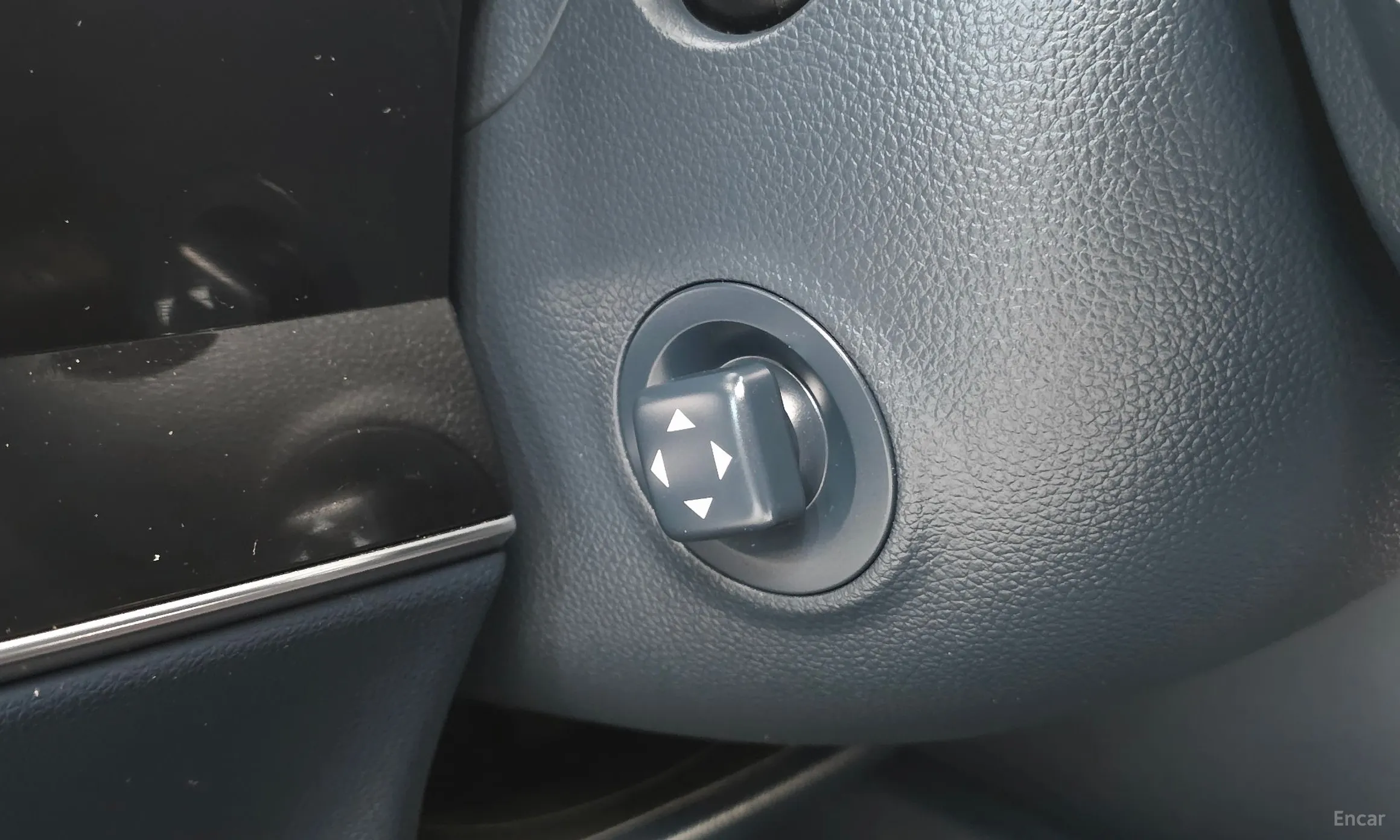 Genesis GV70 превью 15