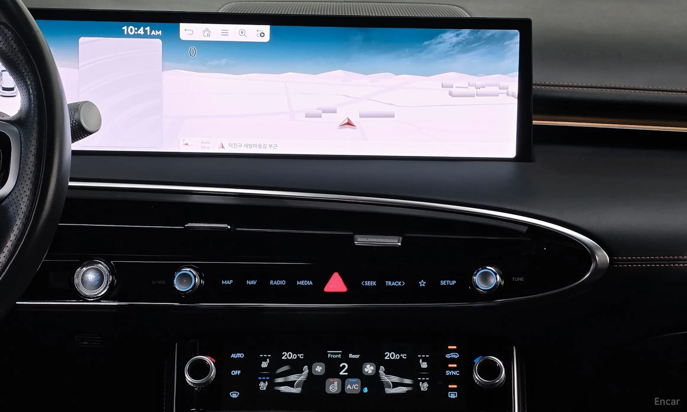 Genesis GV70 превью 19