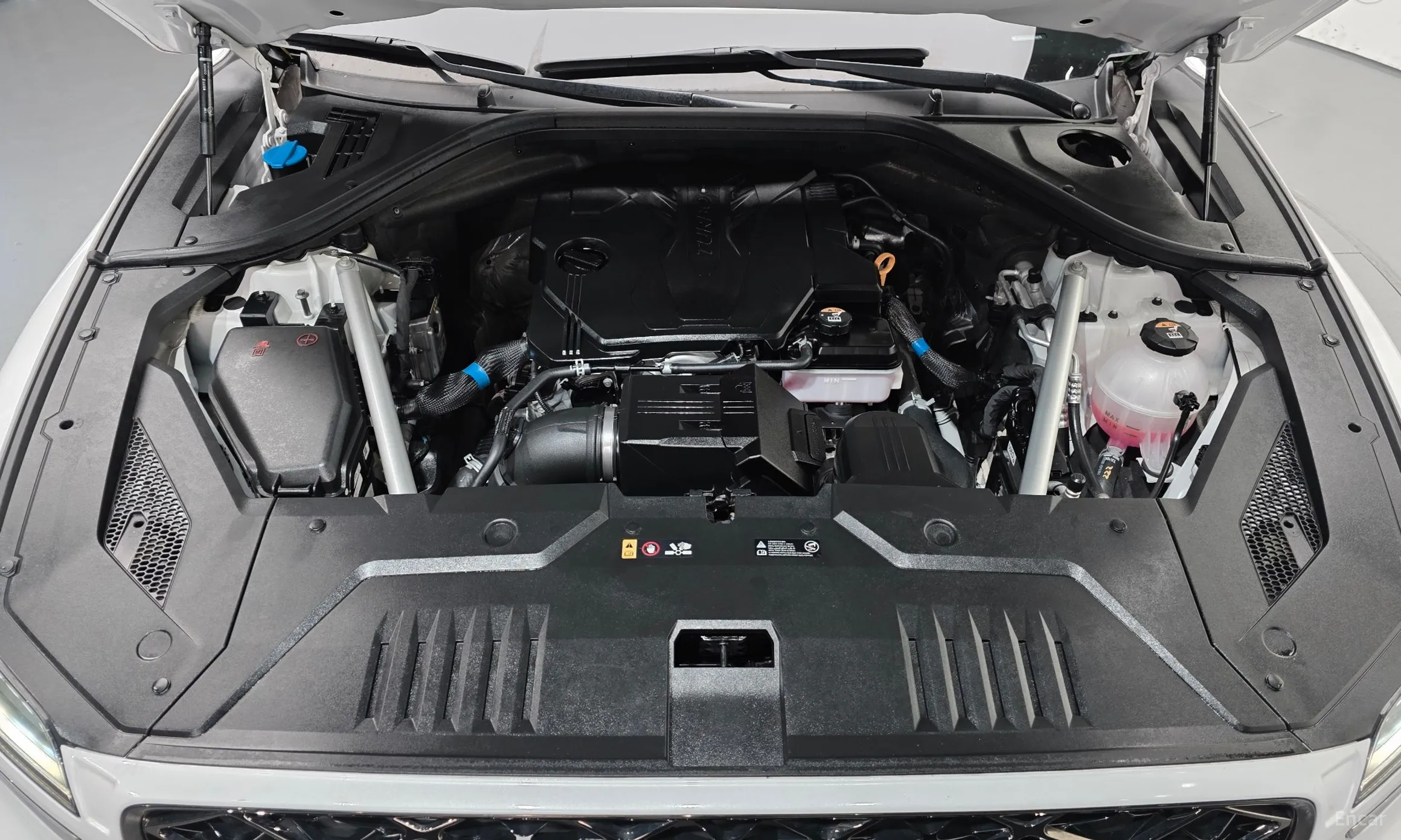 Genesis GV70 превью 6