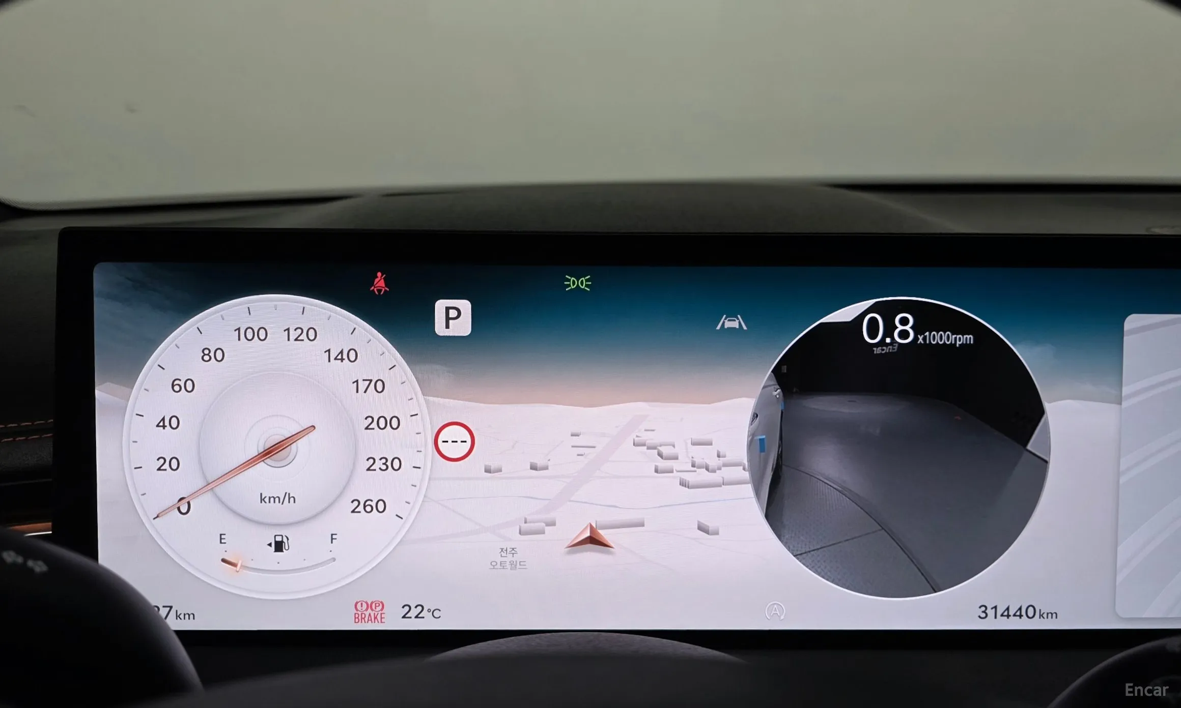 Genesis GV70 превью 8